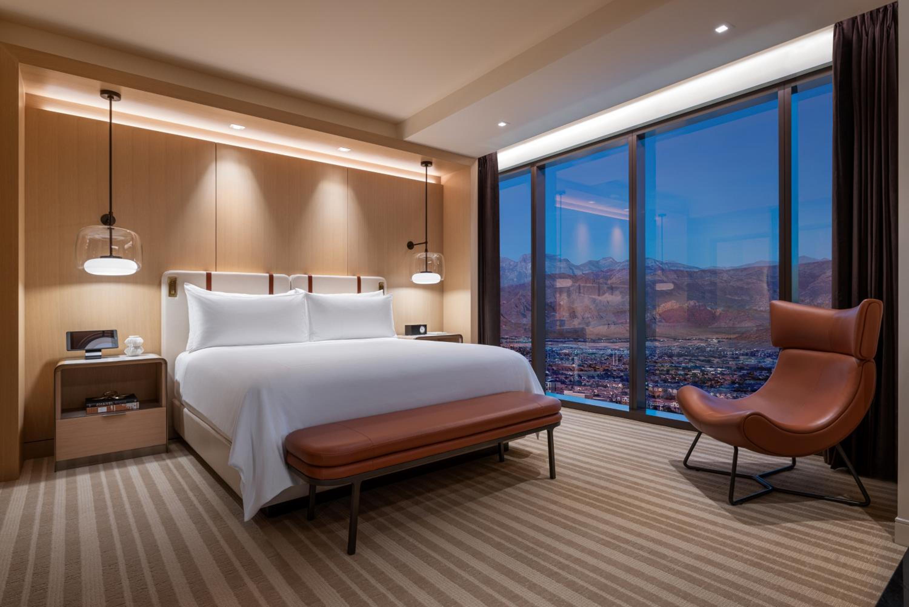 Salon King Suite - Photo 2