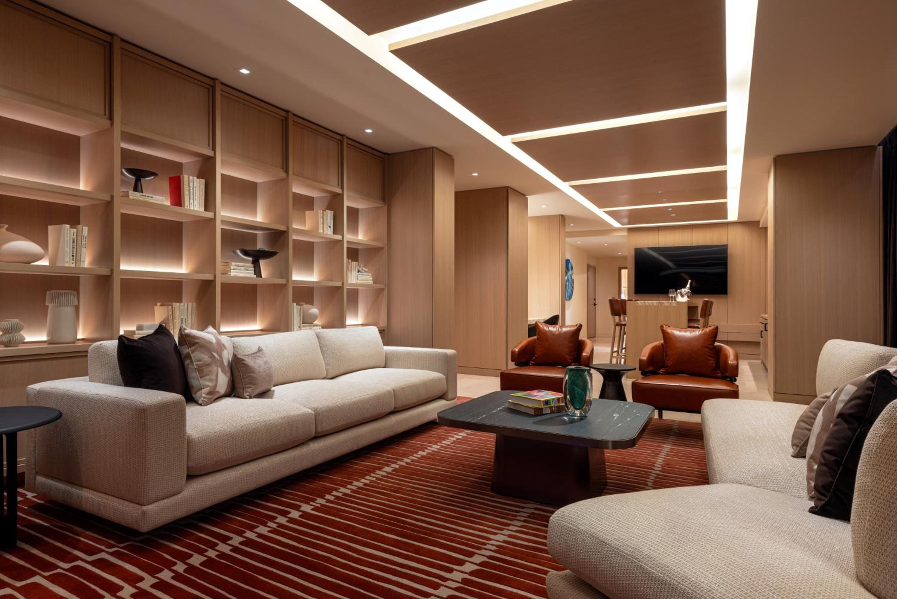Salon King Suite - Photo 11