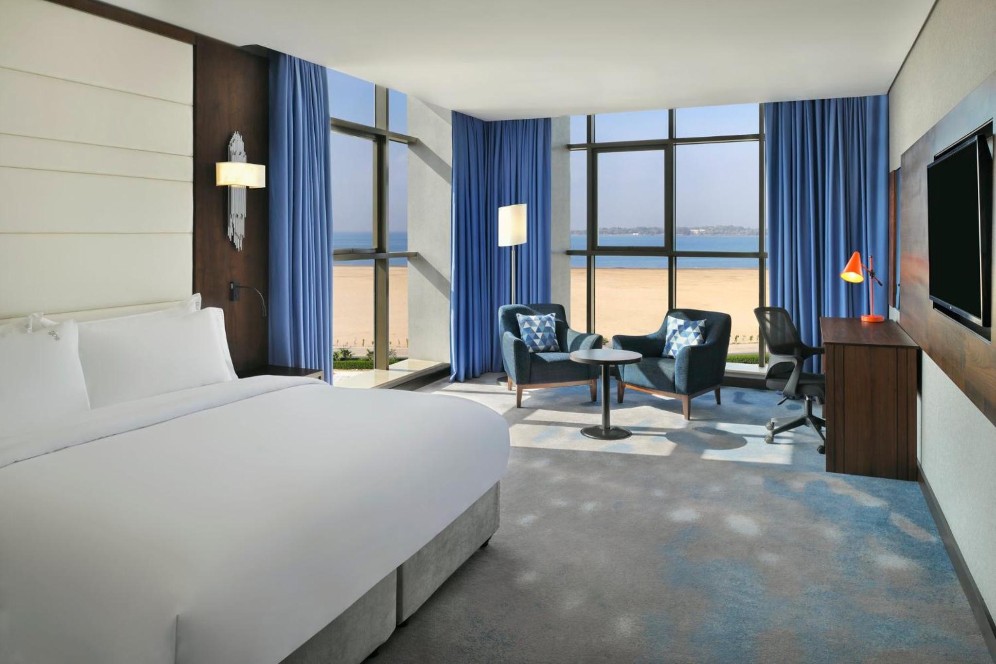 One-Bedroom Suite with Sea View - Photo 1
