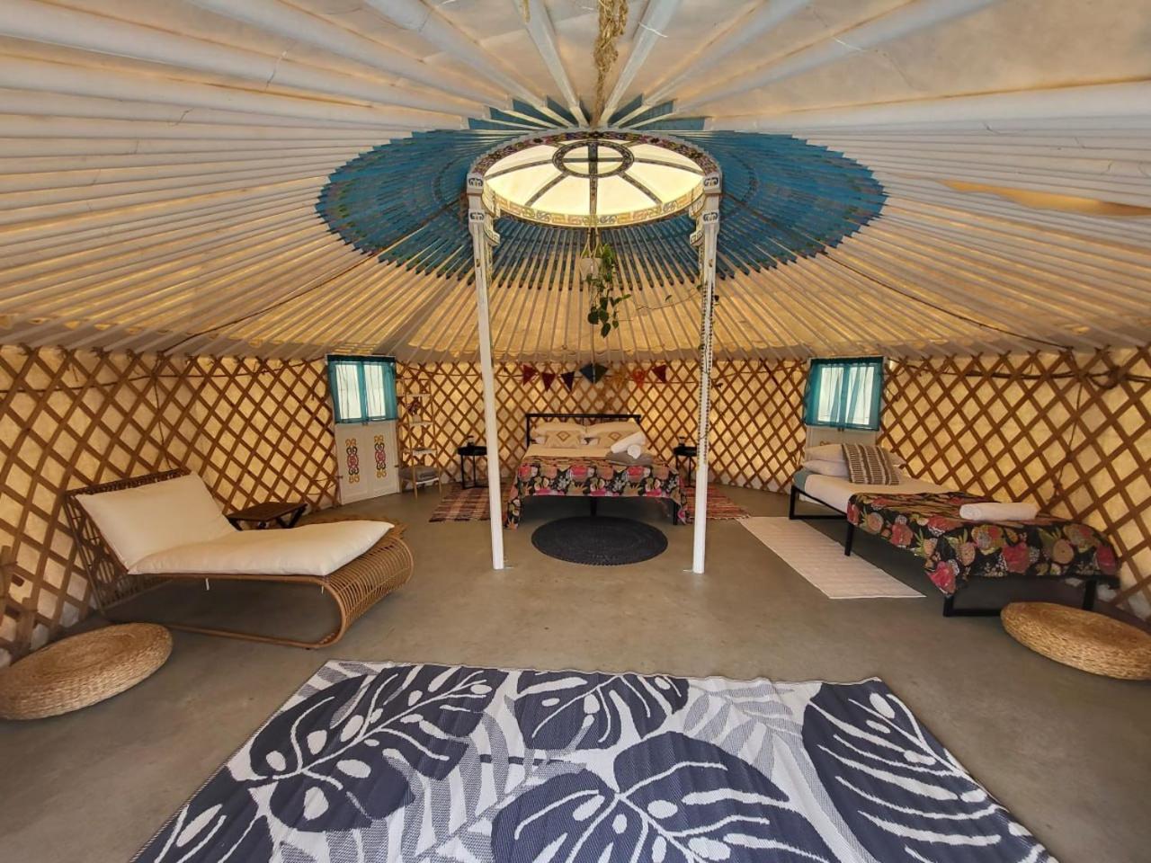 Yurt - Photo 1