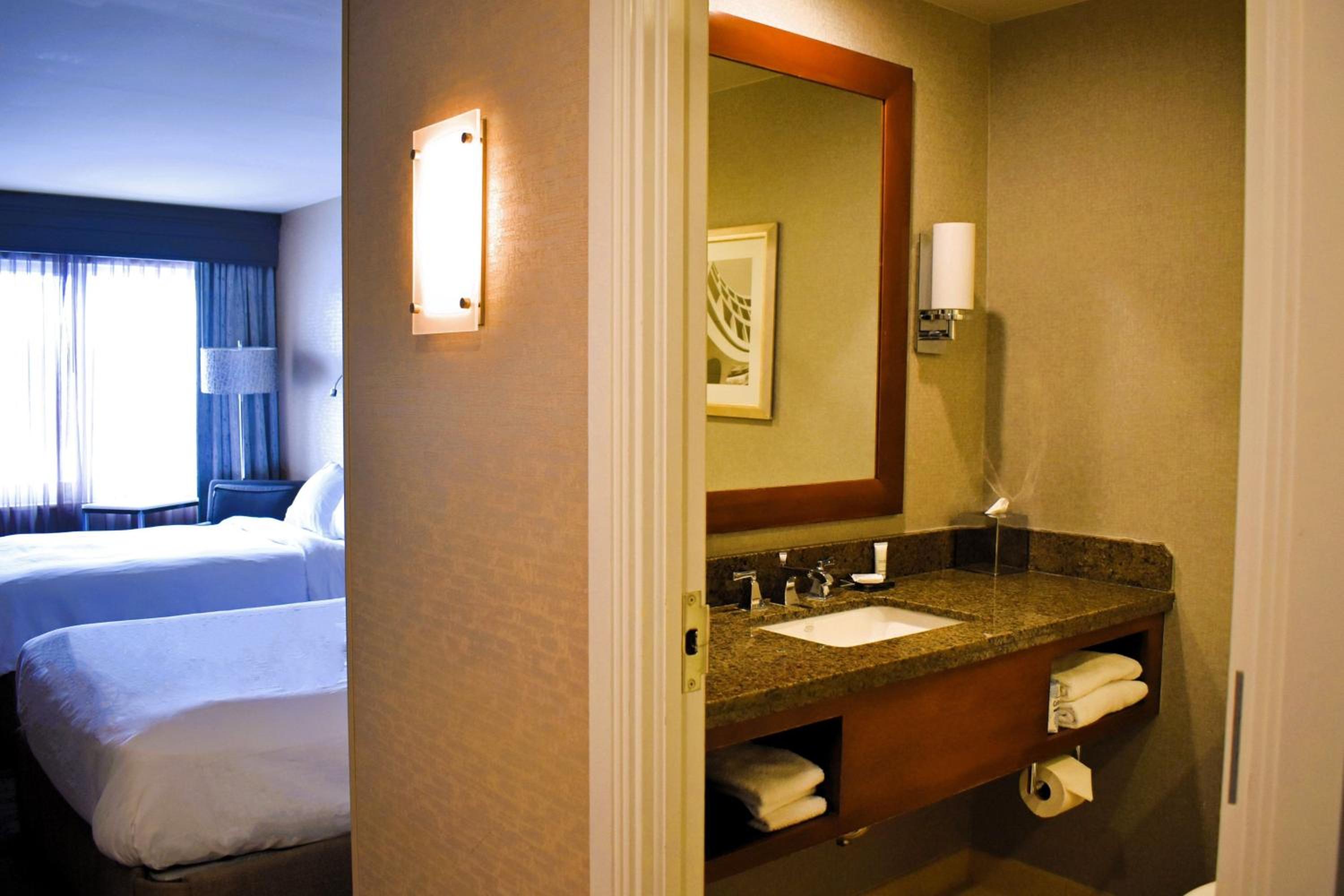 Concierge Level Double Room with Two Double Rooms - Photo 6