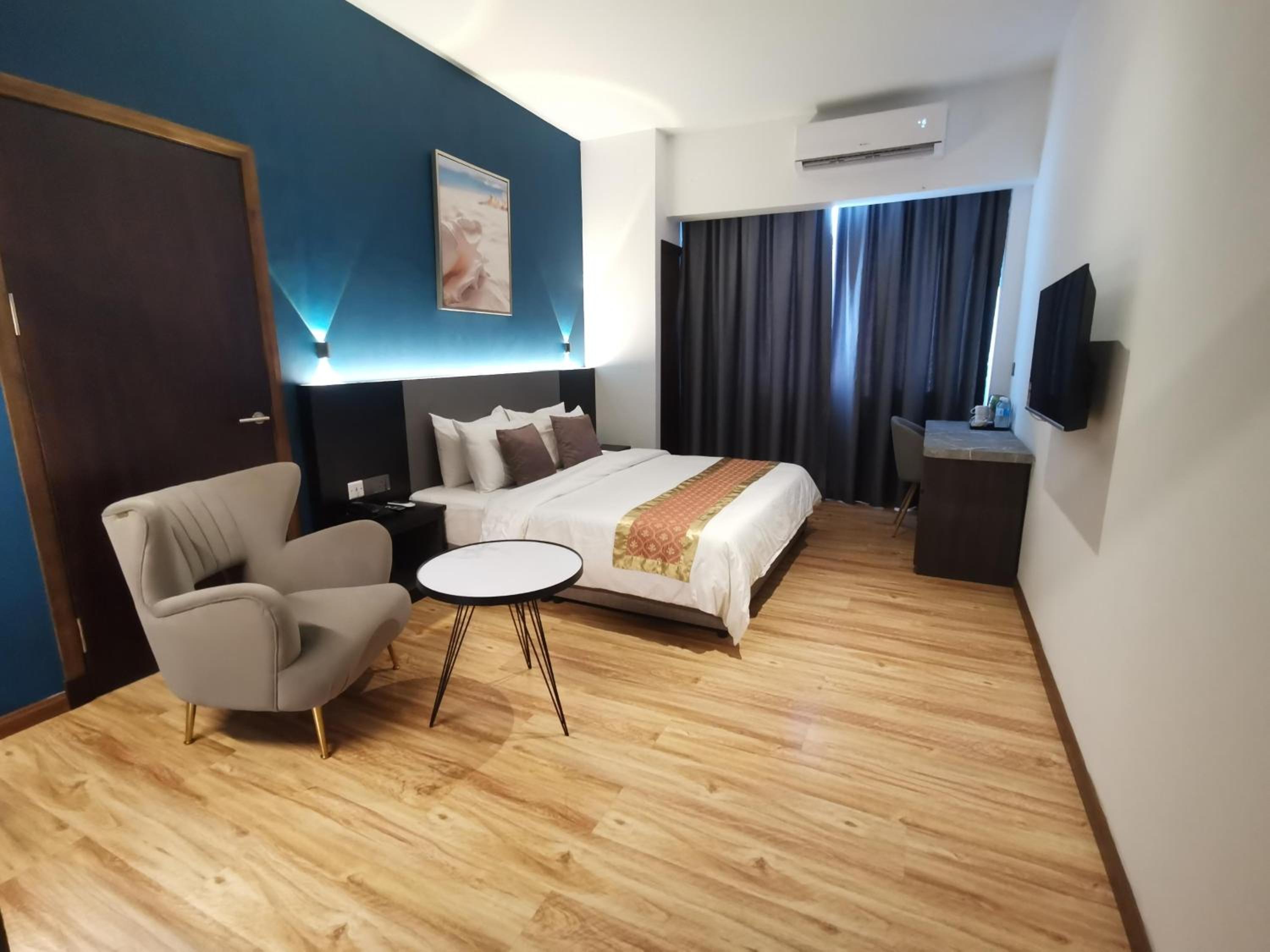 Superior King Room photo 2