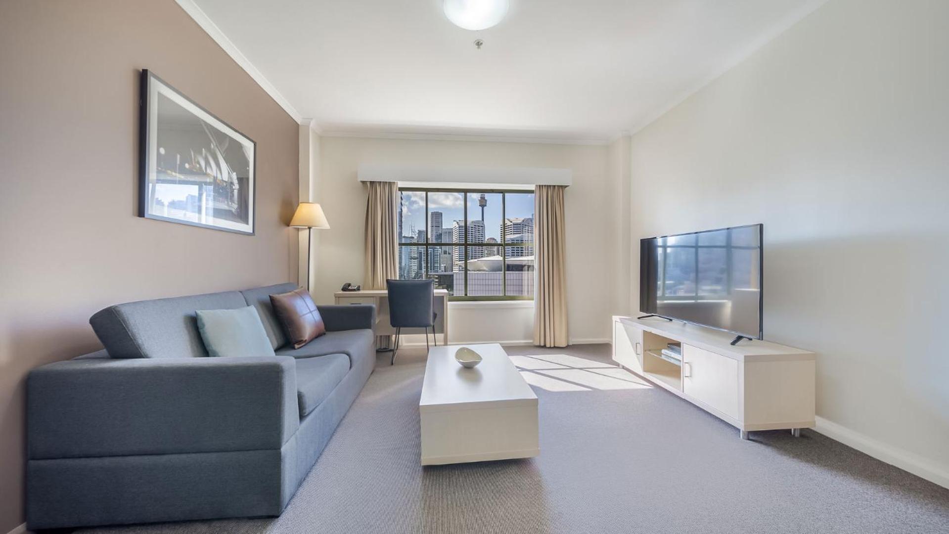 One-Bedroom Apartment with City View photo 3
