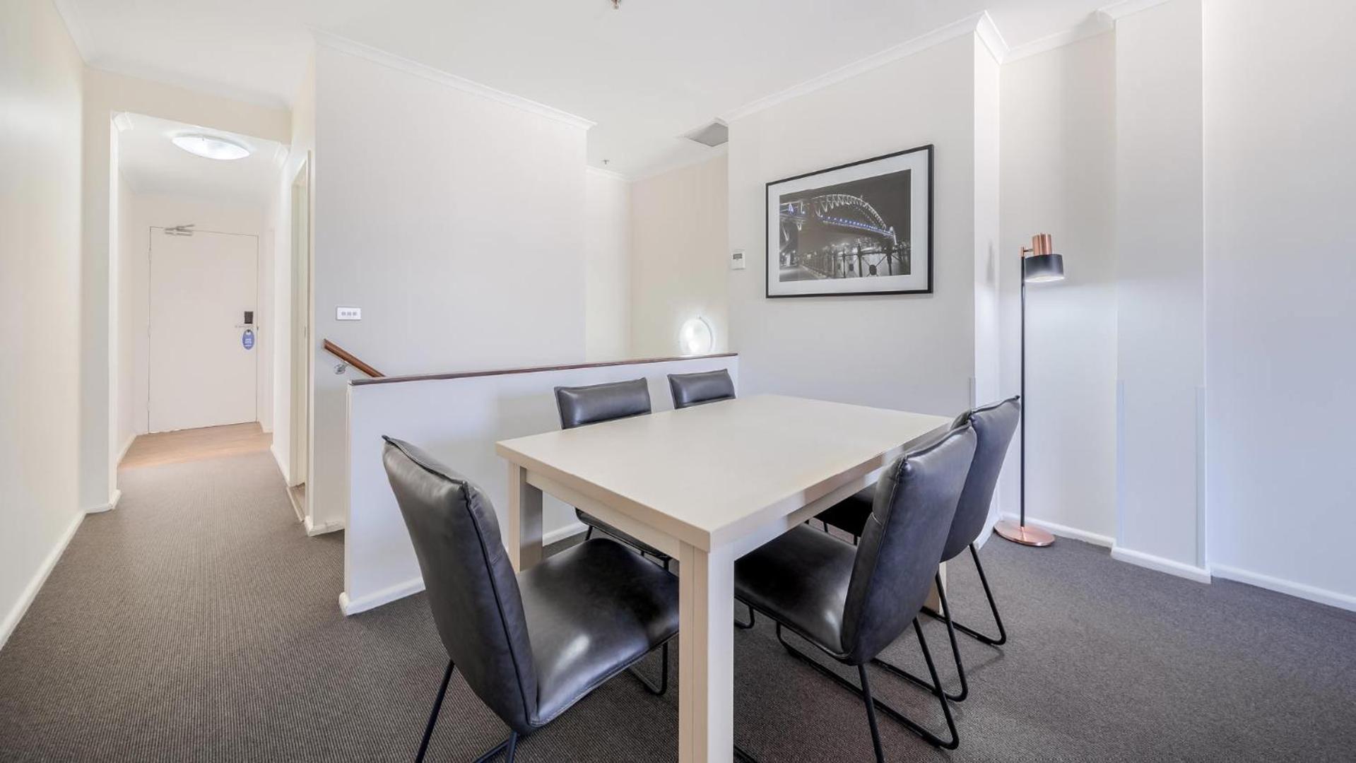 Two-Bedroom Executive City View Apartment - No Housekeeping photo 2