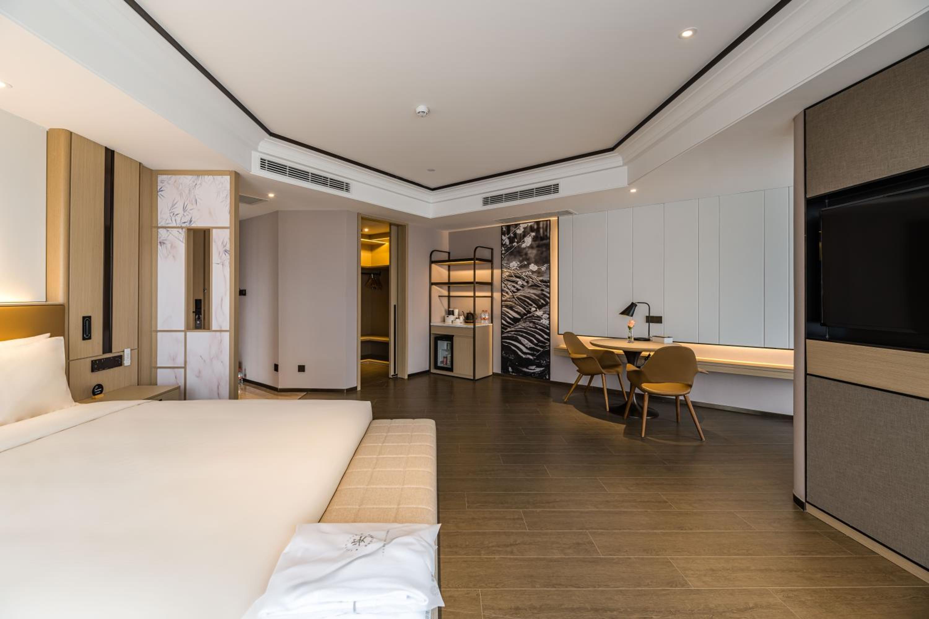 Jimu Suite with Bathtub  photo 2