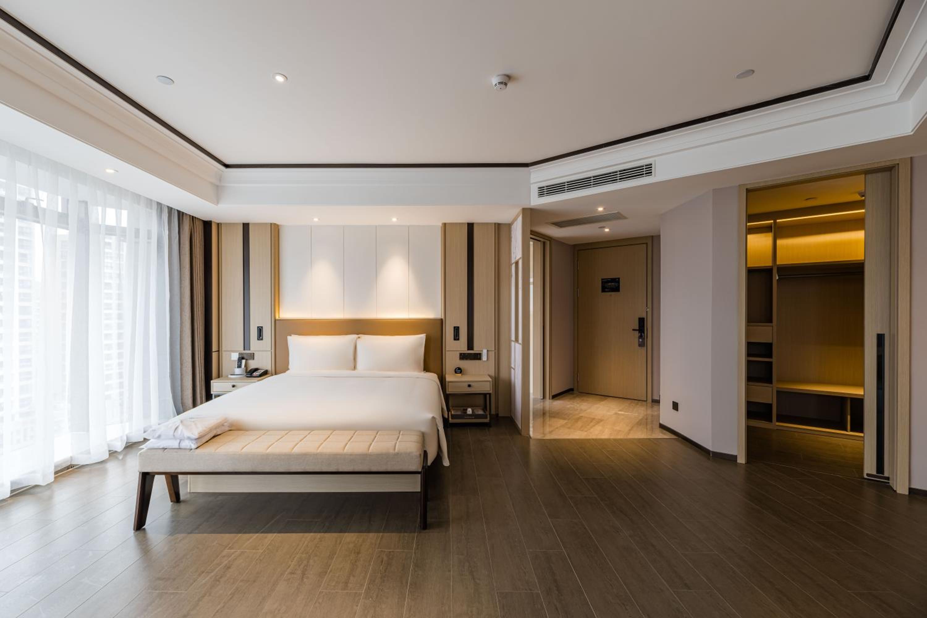 Jimu Suite with Bathtub  photo 3