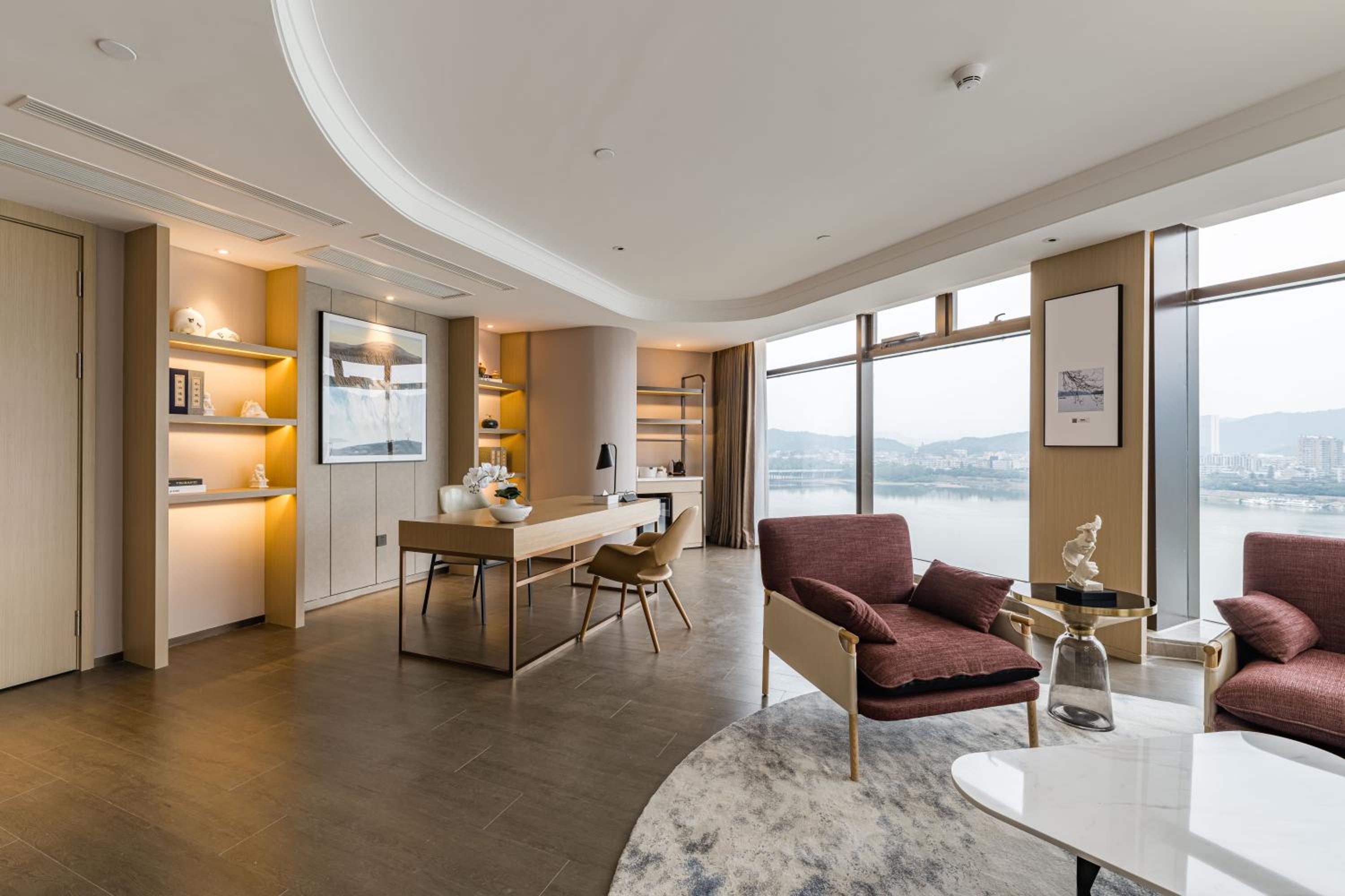 Deluxe Suite with River View photo 2