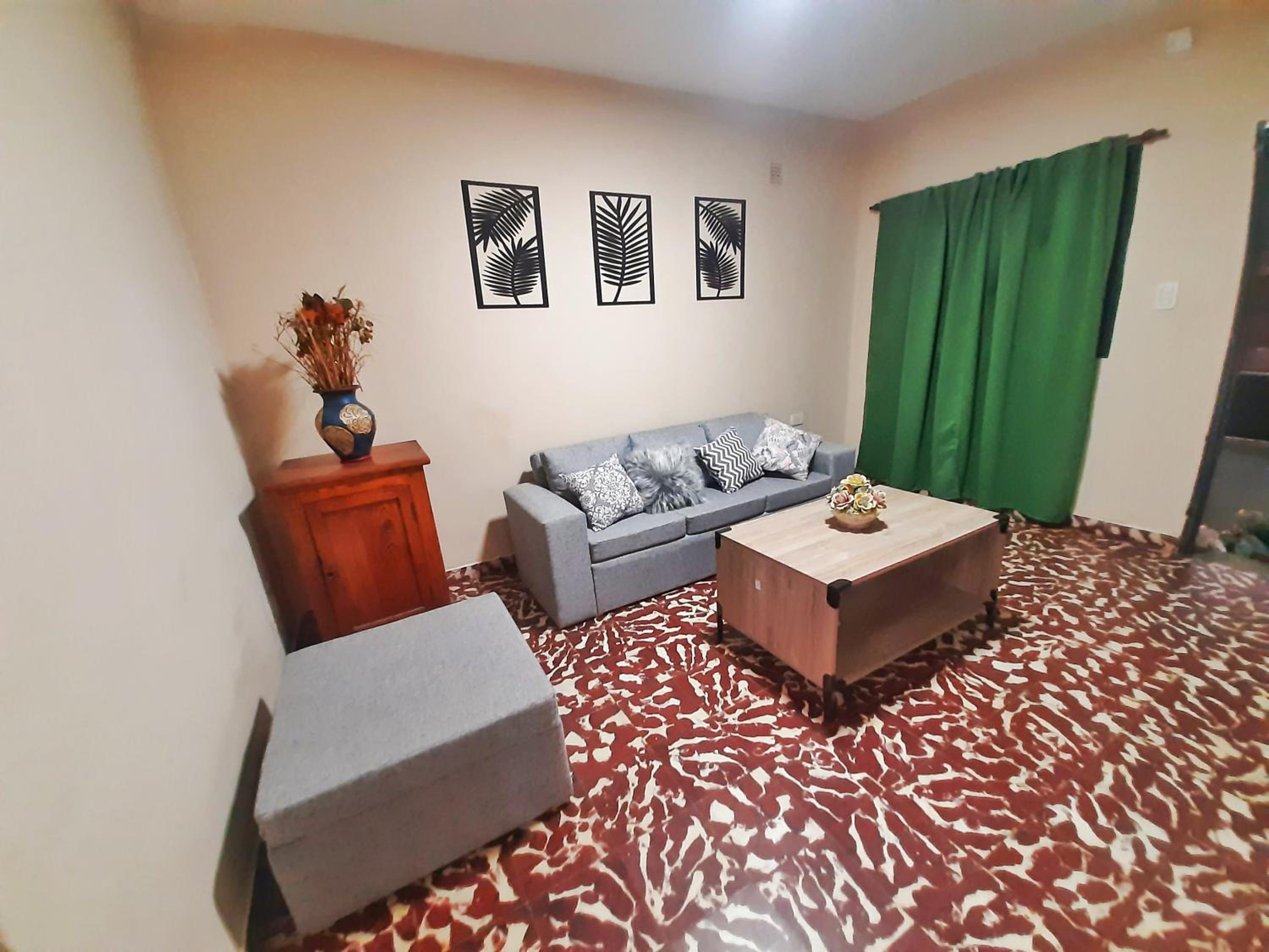One-Bedroom House photo 1
