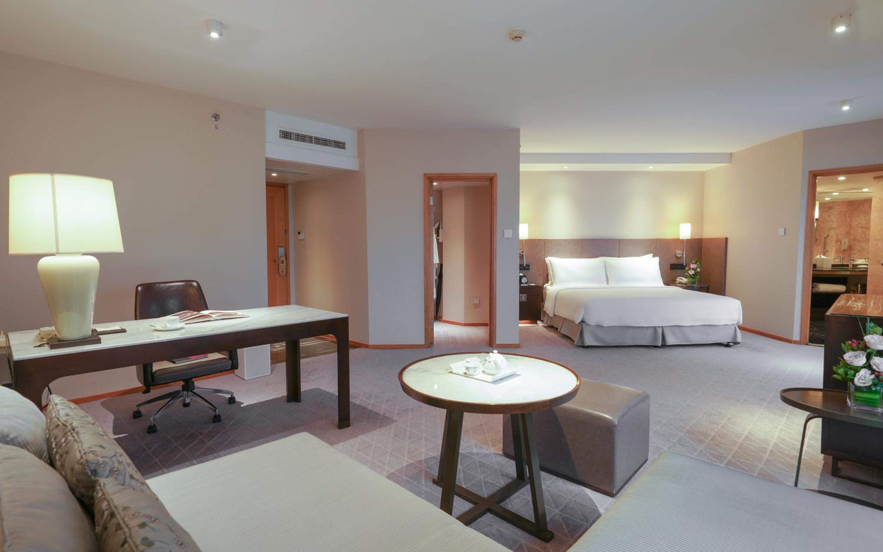 Jinling Tower Graceful Executive Room (King)