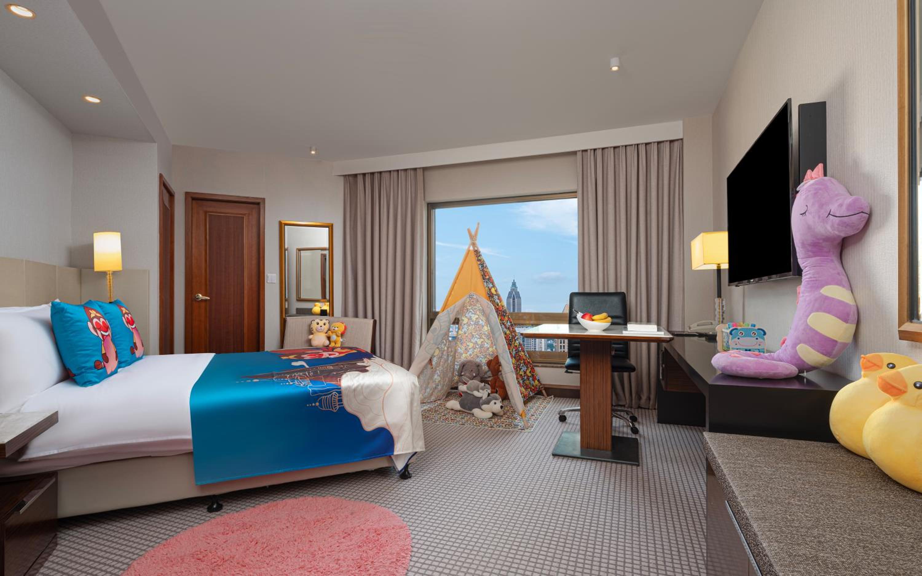 Jinling Tower Cozy Twin Family Room
