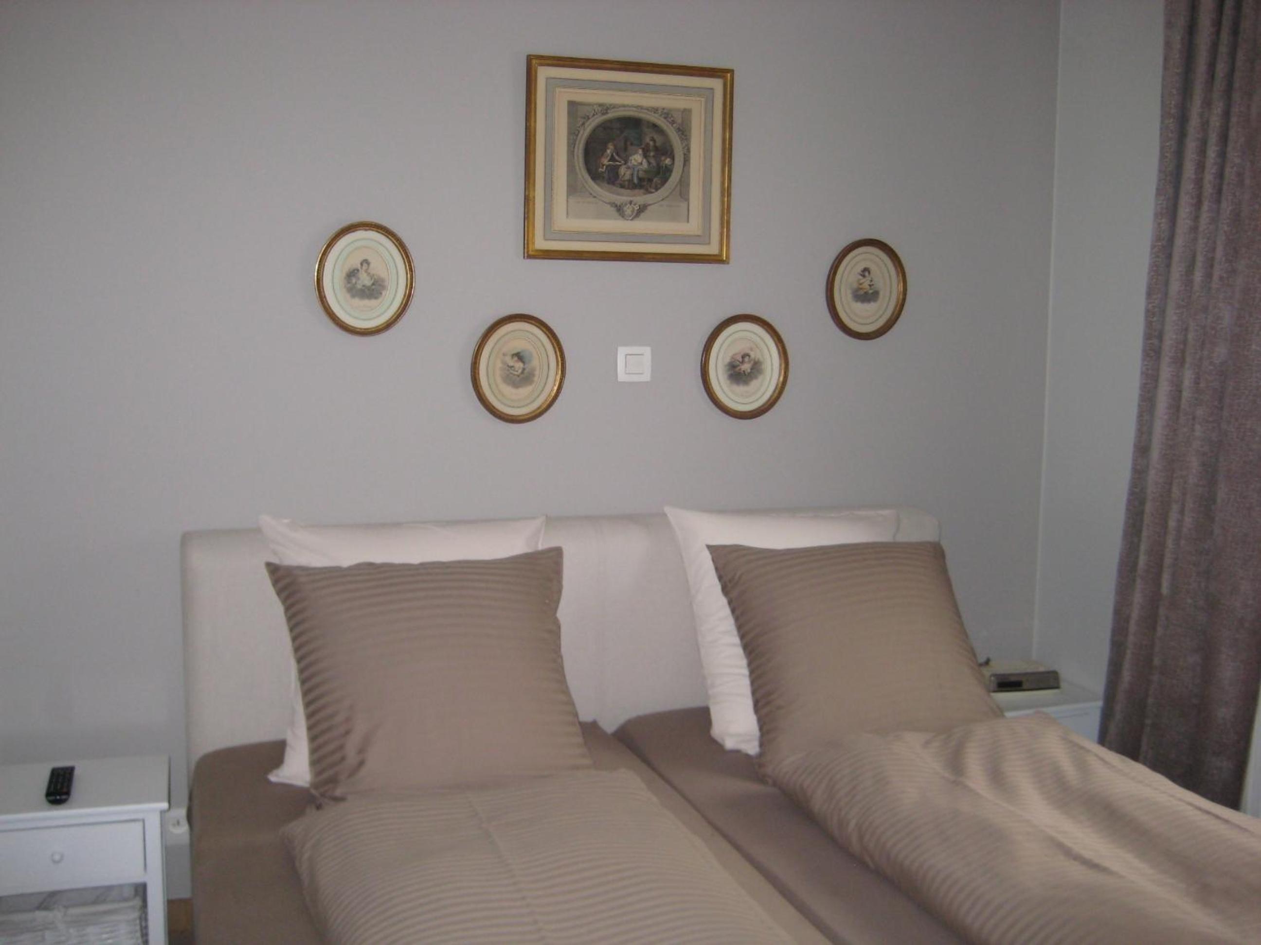 Standard Twin Room - Photo 1
