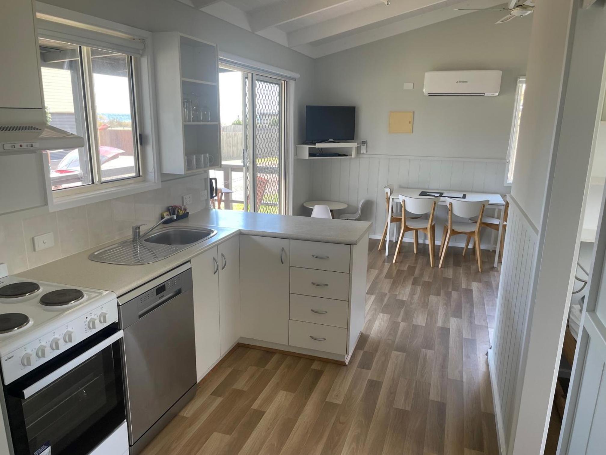 Superior Ocean View 2 Bedroom Cabin photo 3