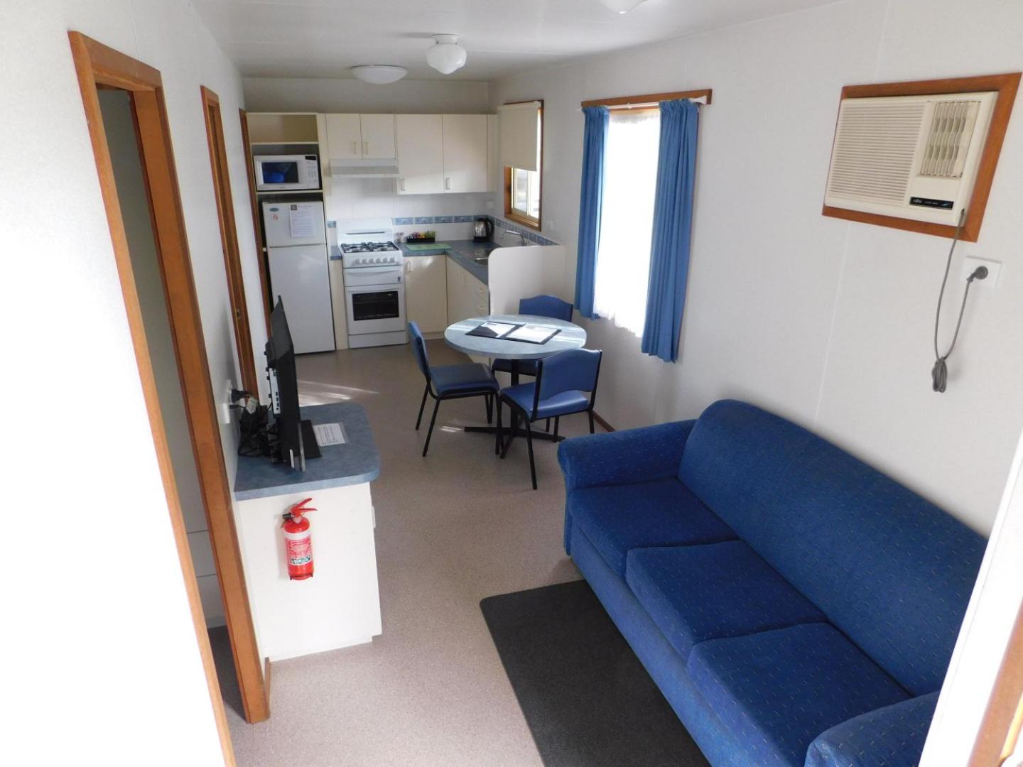 Standard 2 Bedroom Cabin photo 3