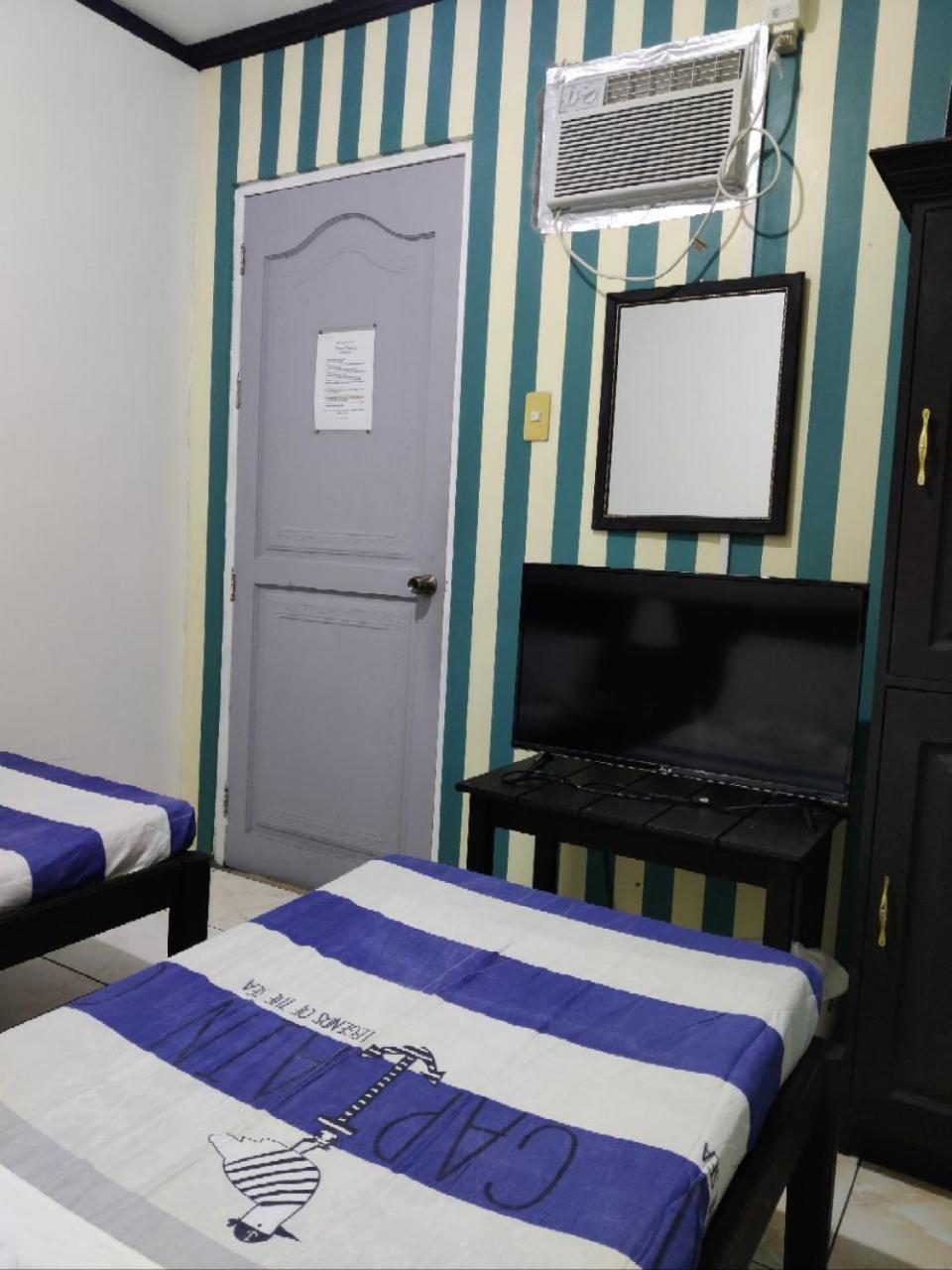 Budget Twin Room photo 2