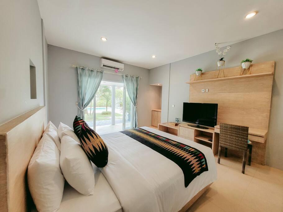 Villa photo 3