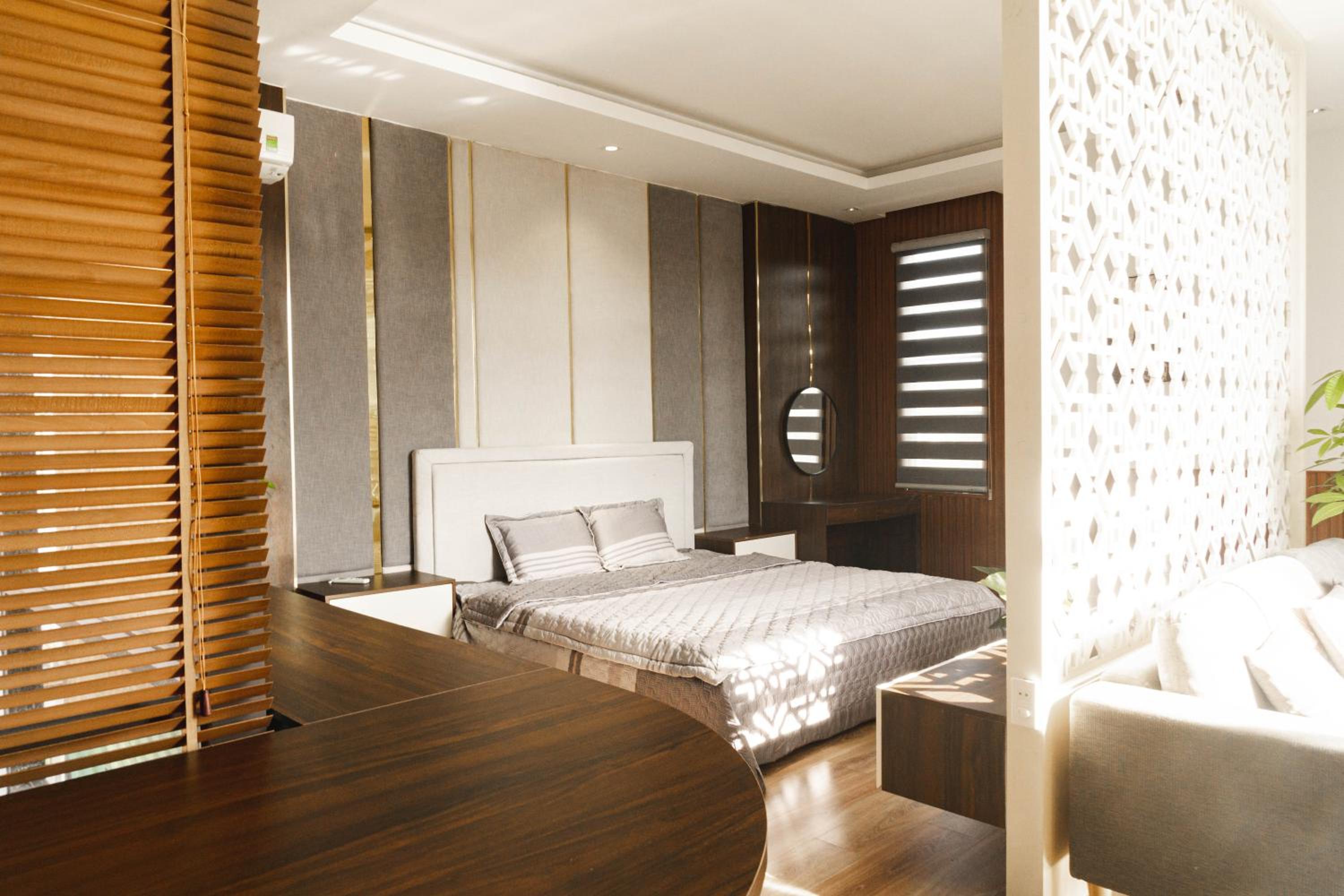 Family Room with Balcony photo 1