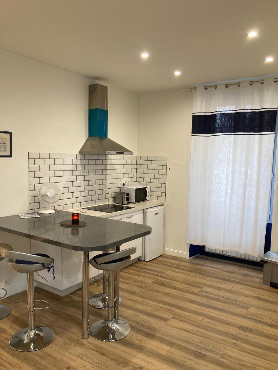 Apartment with Terrace - Photo 6