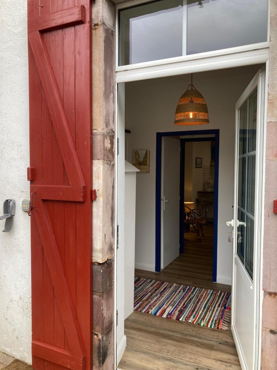 Apartment with Terrace - Photo 8