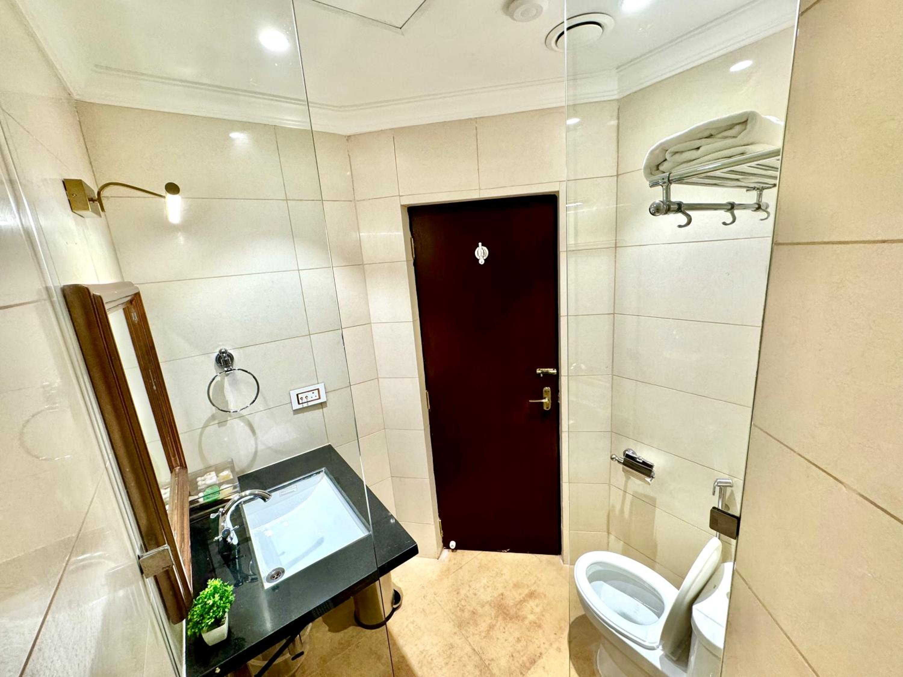 Twin Room - Photo 3