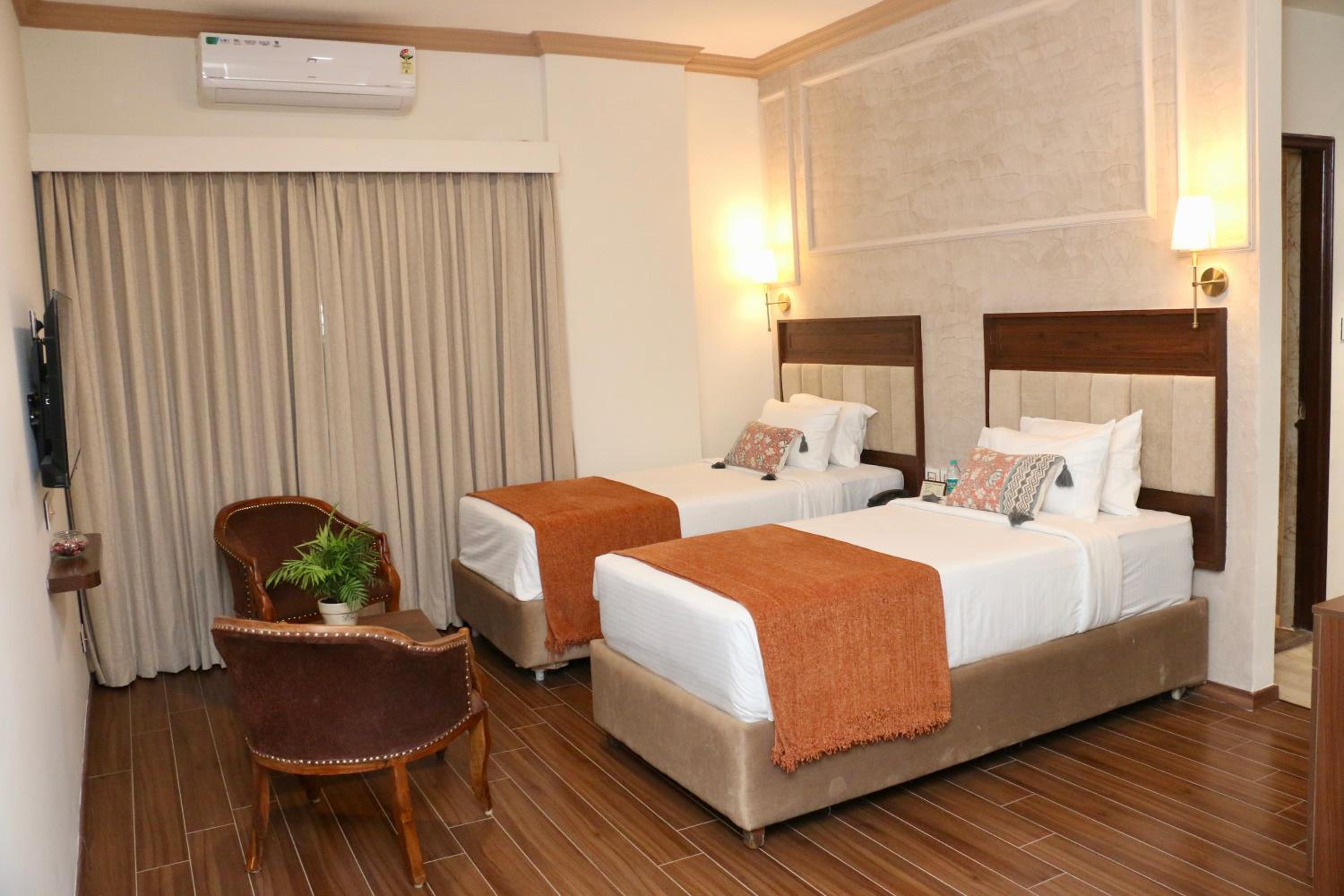 Twin Room - Photo 6