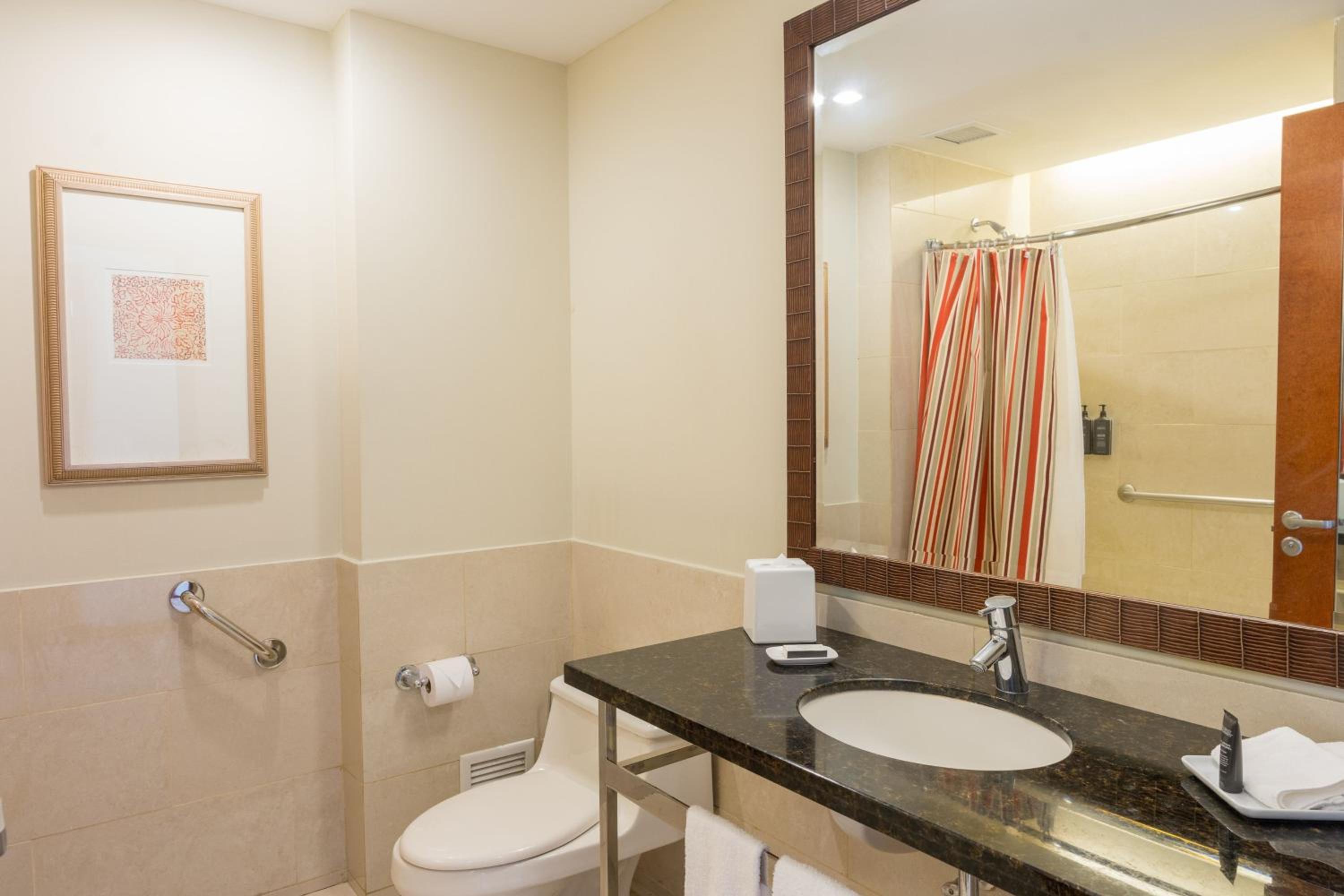 Double Room with Two Double Beds - Photo 8