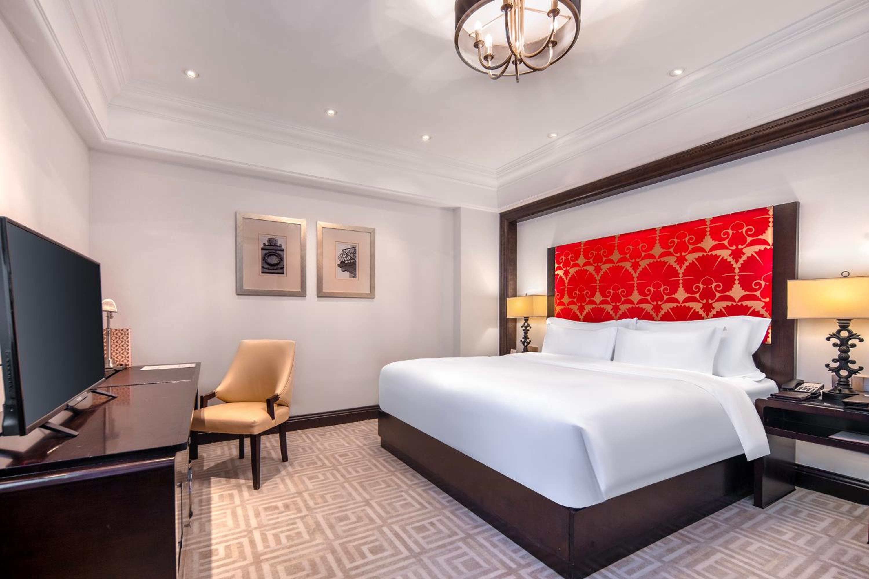 Art Deco King Room - Limo Transportation pkg