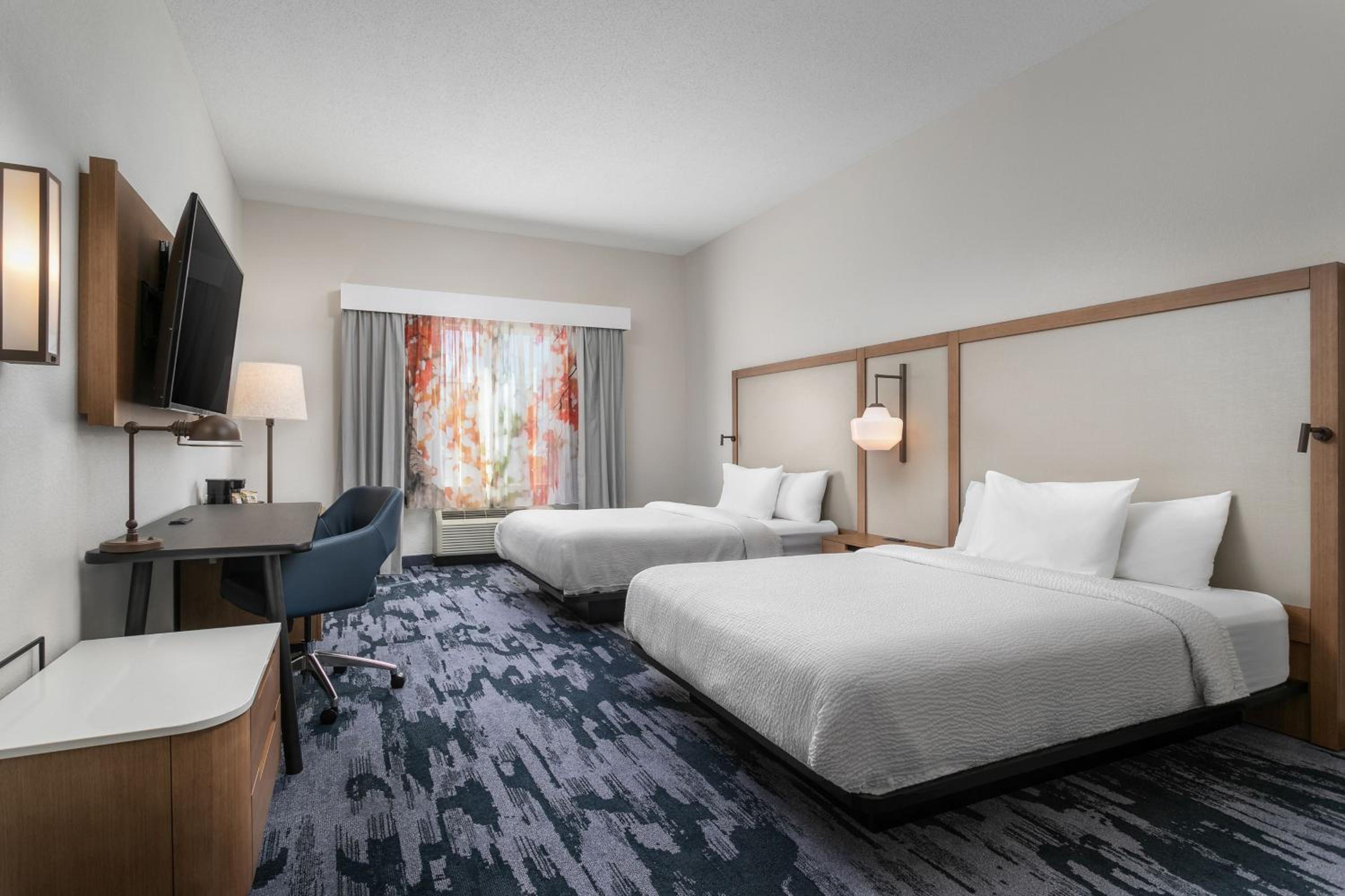 Queen Room with Two Queen Beds - Photo 1