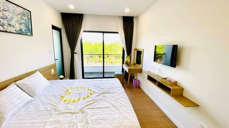 Deluxe Double Room (2 Adults + 1 Child) photo 2