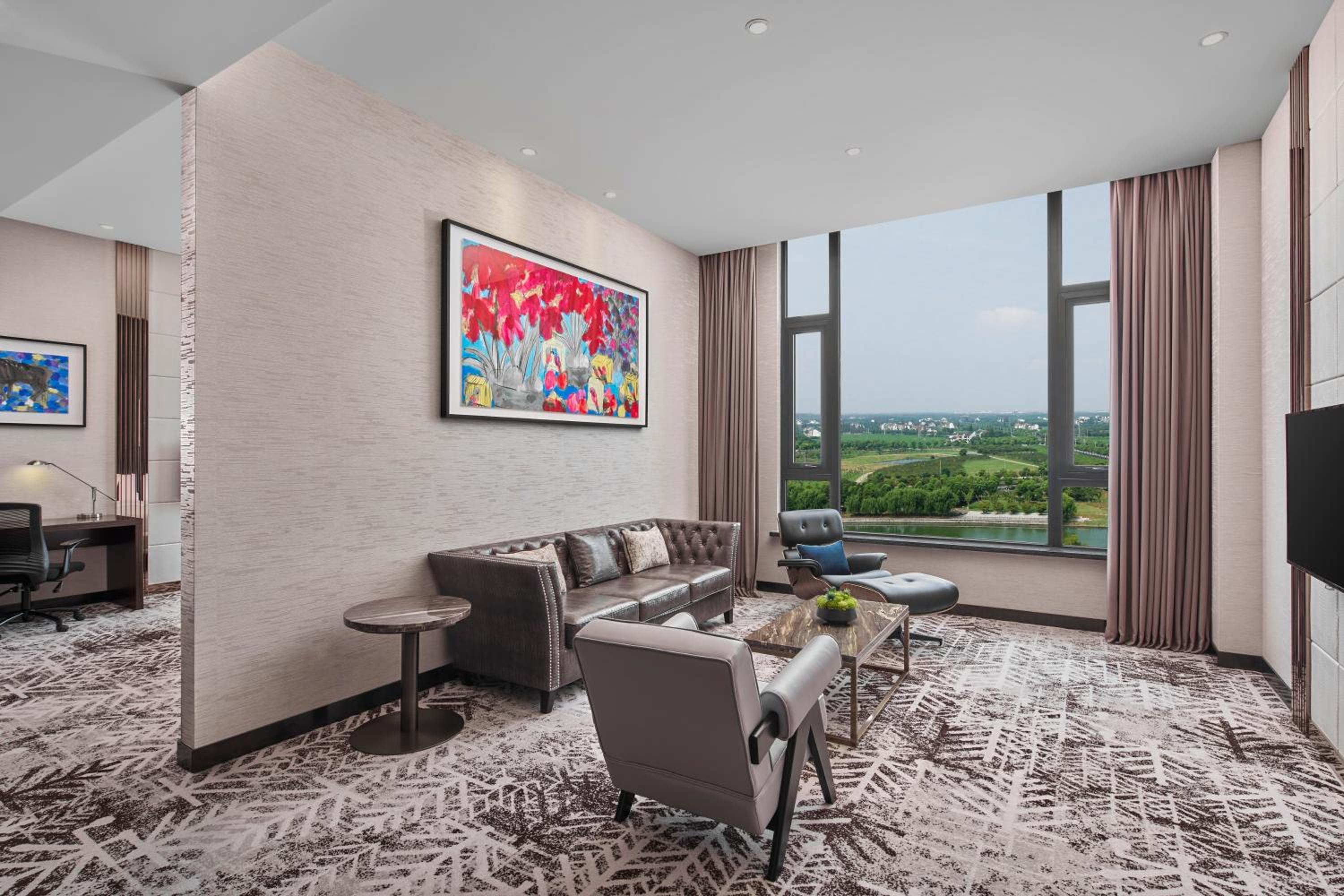 Two-Bedroom Suite with Lake View - High Floor photo 3