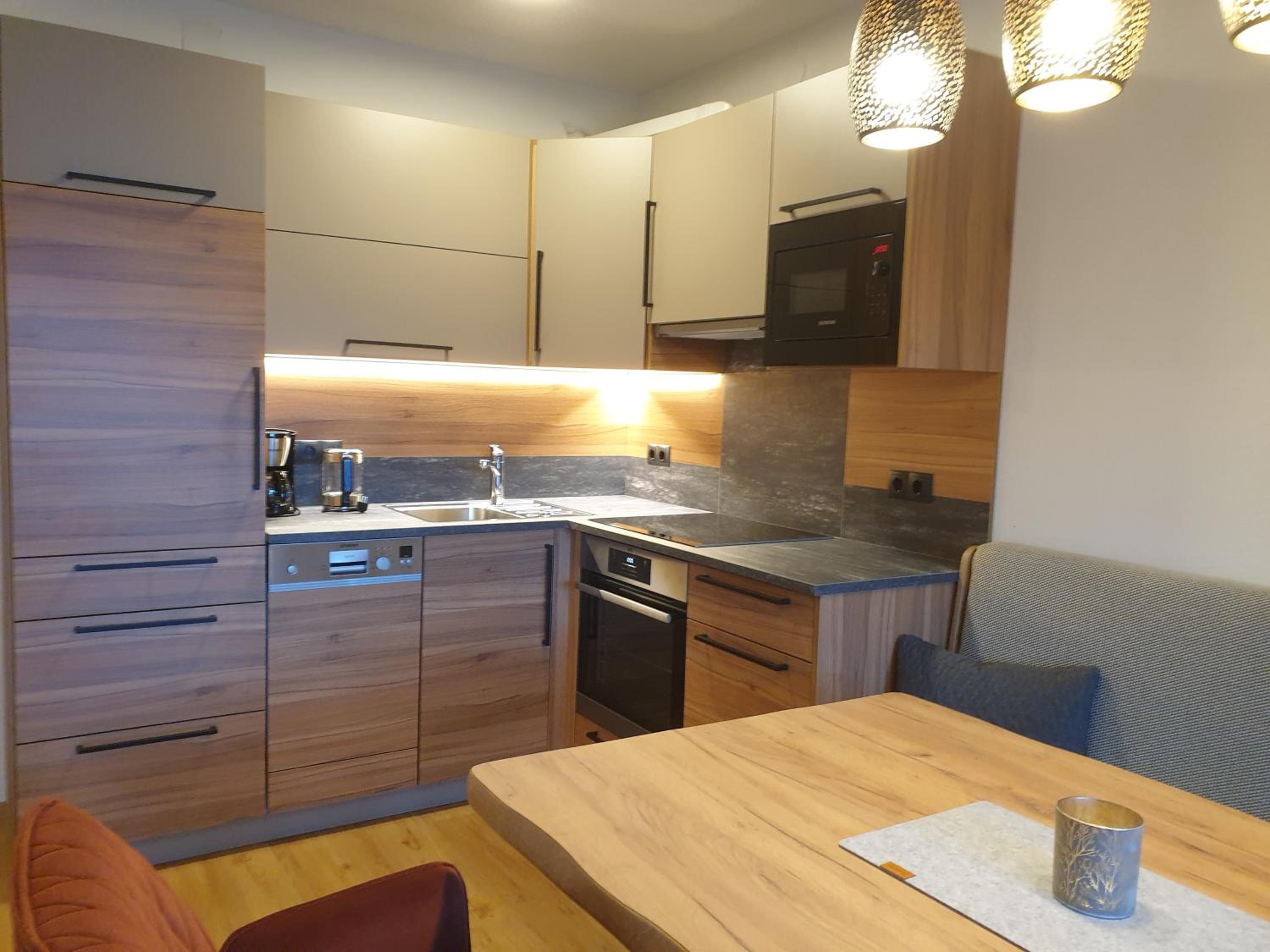 Apartment with Mountain View