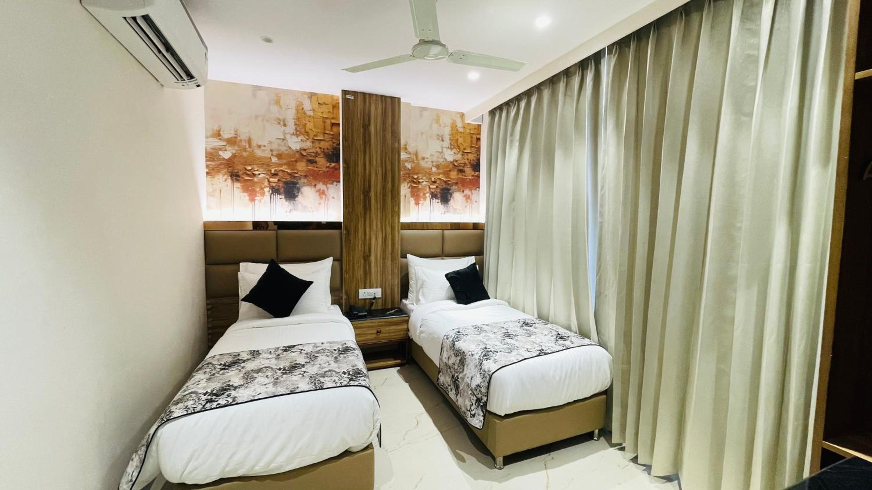 Standard Twin Room