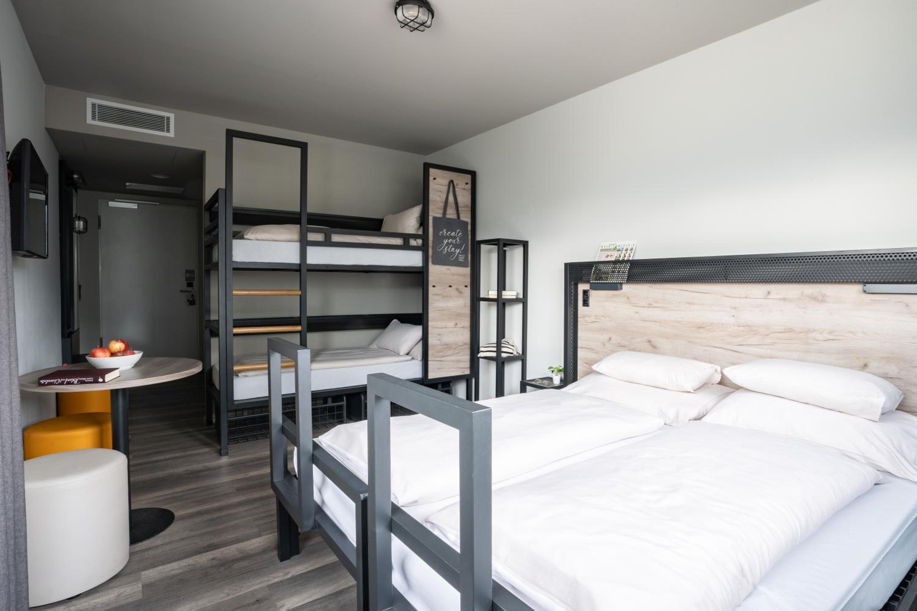 Standard Quadruple Room photo 3