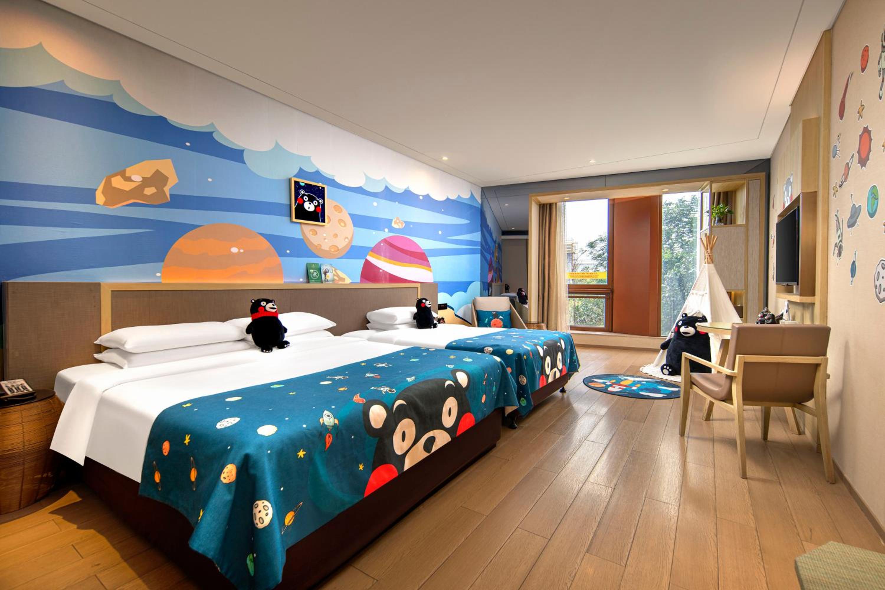 Superior Room with One Double Bed and One Single Bed