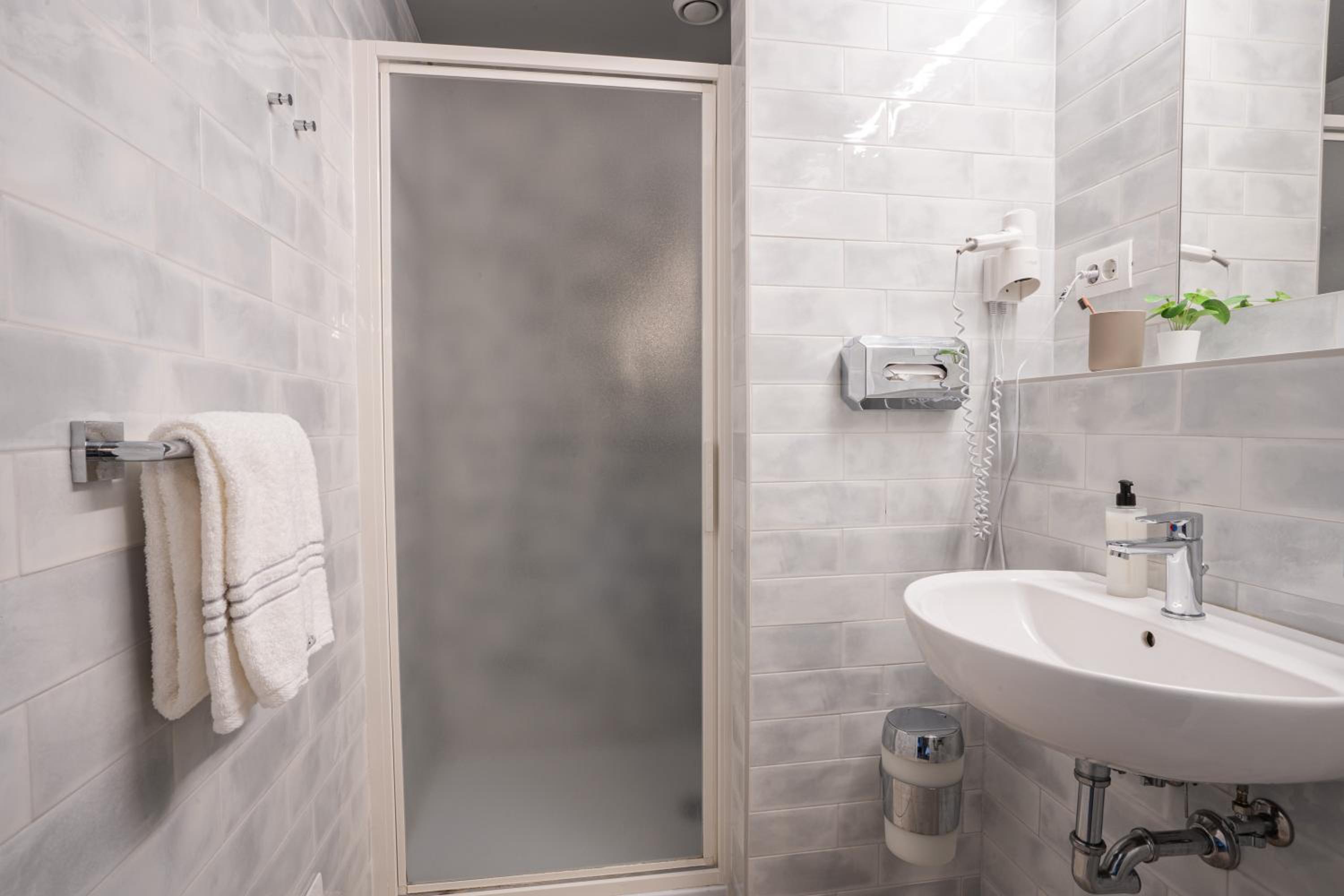 Family Room With Private Bathroom photo 2