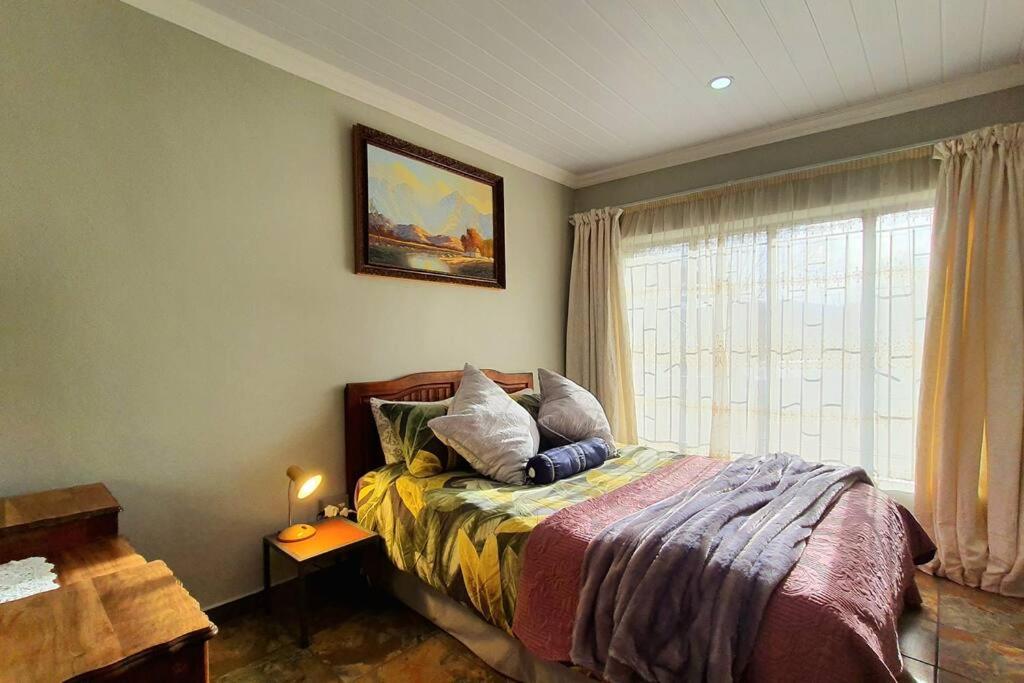 Three-Bedroom House photo 2