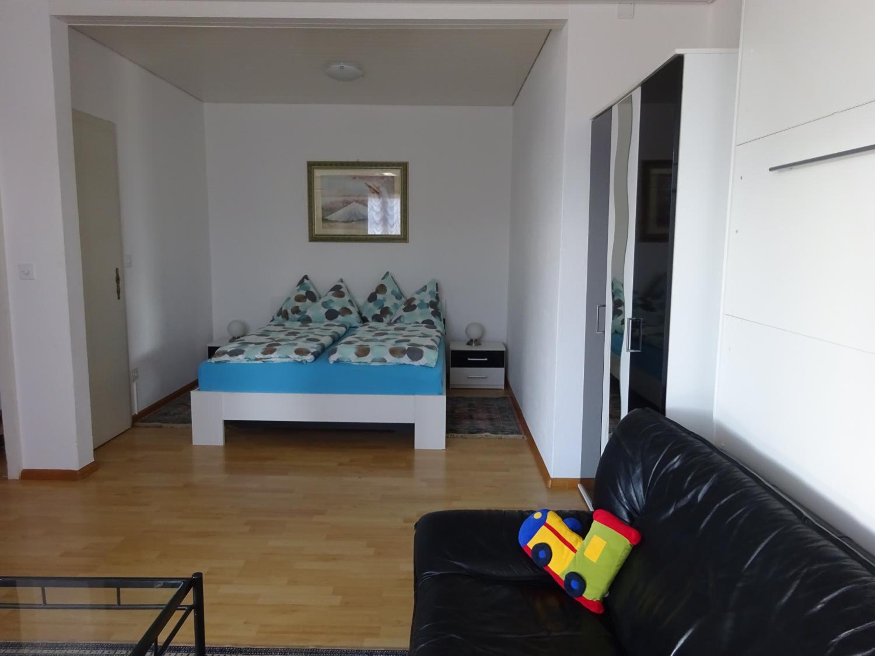 Apartment with Lake View - Photo 4