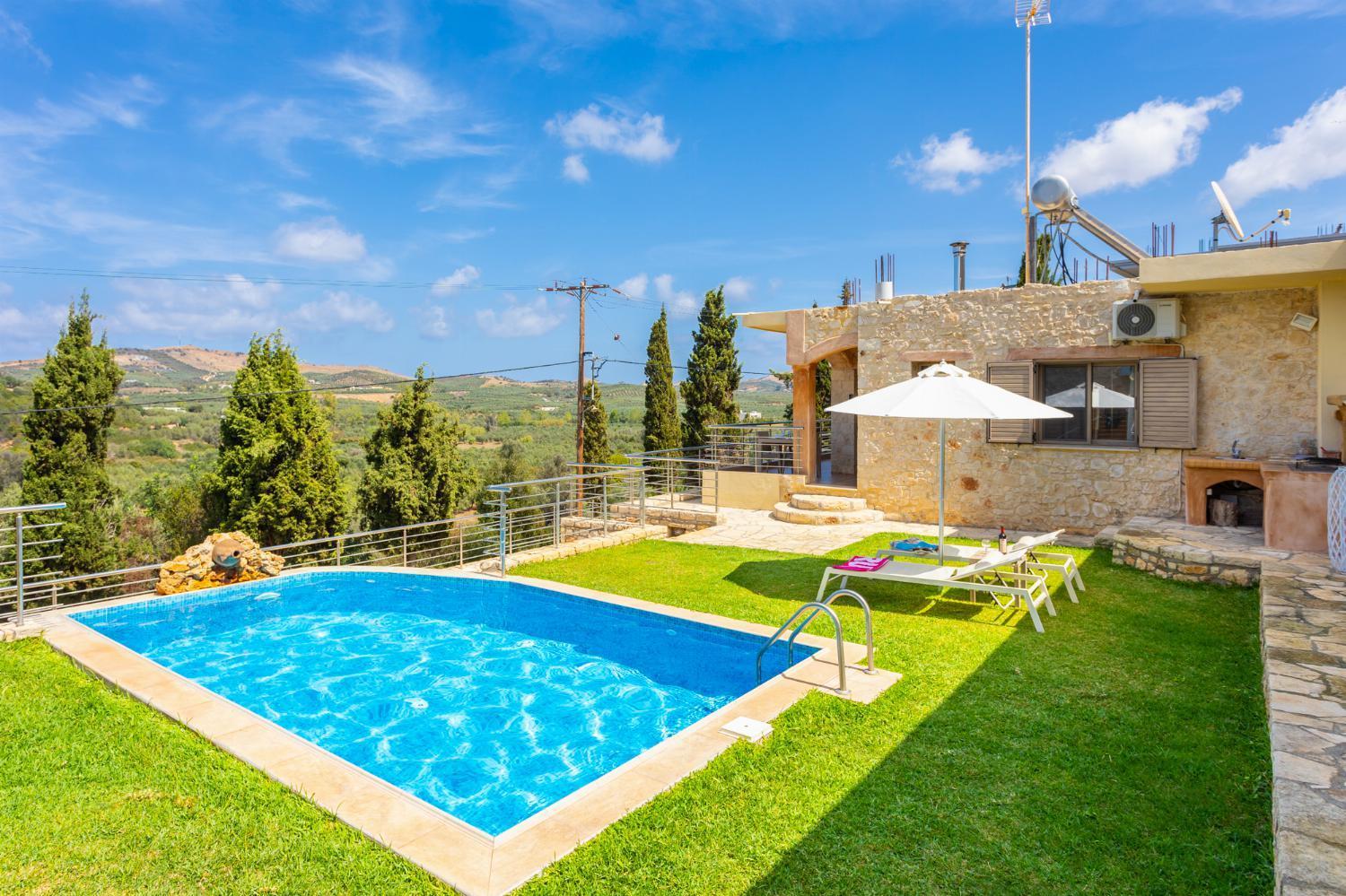 Villa photo 1