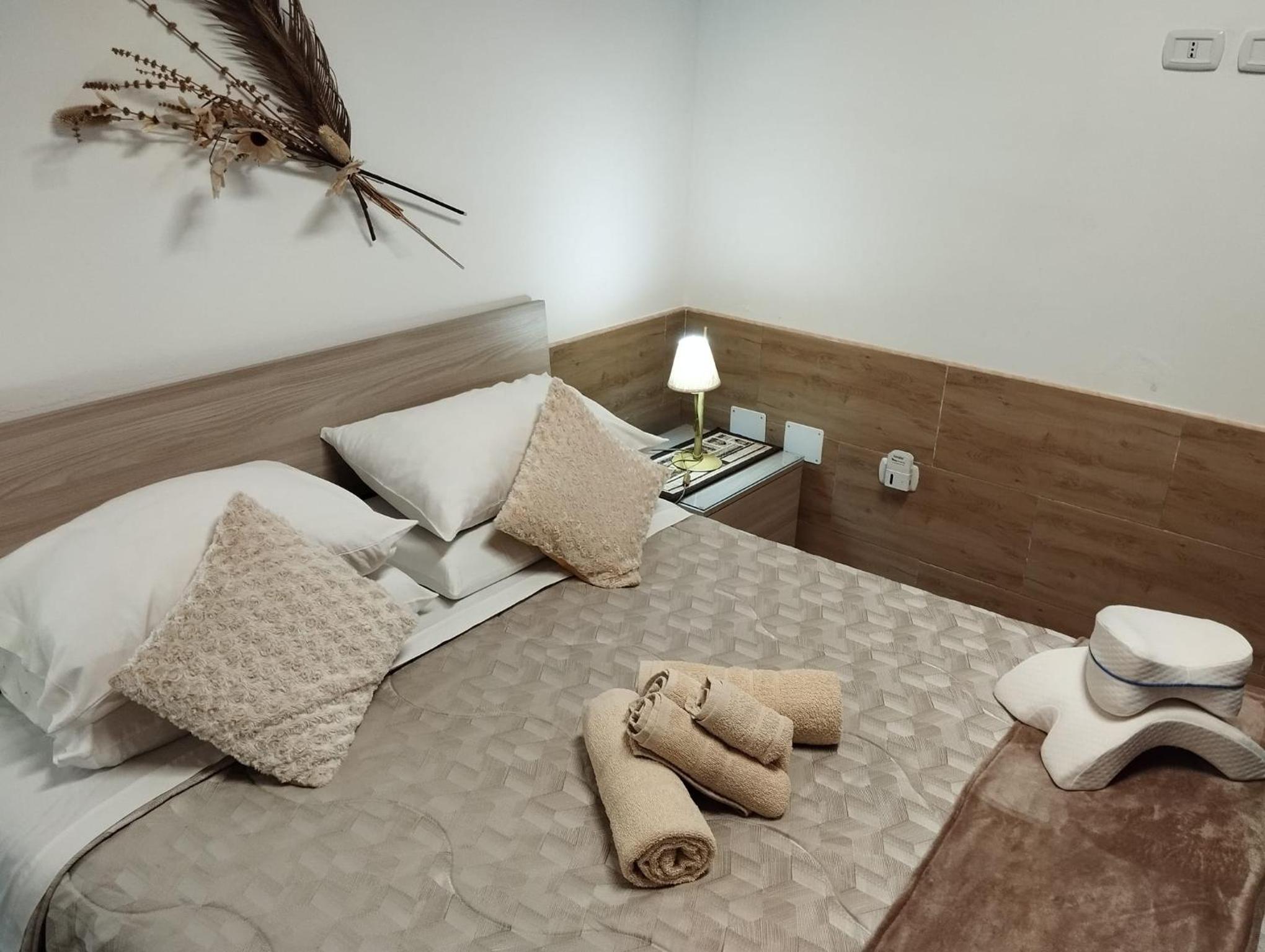 Double Room with Private Bathroom - Photo 4