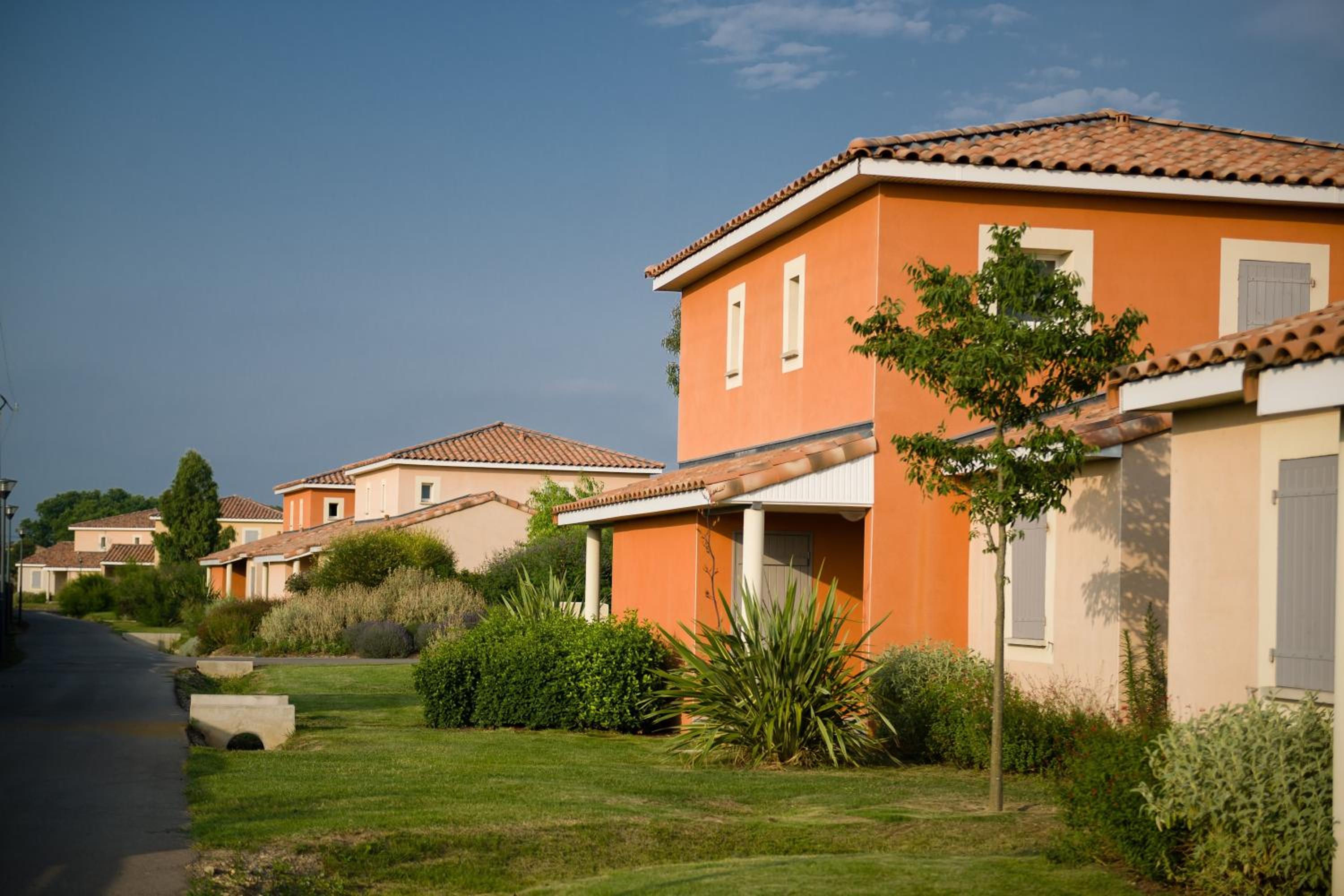 Three-Bedroom Villa - Photo 9