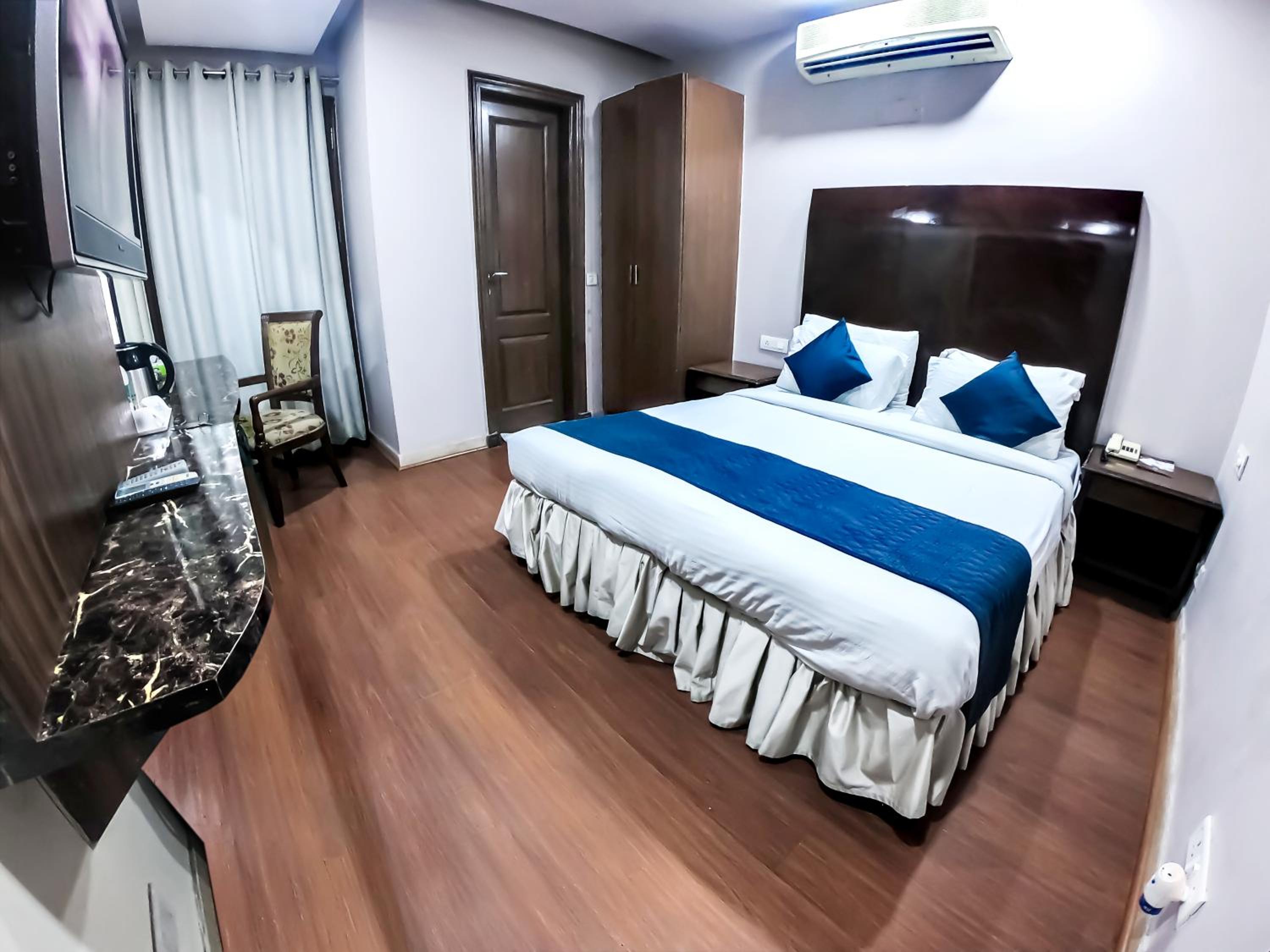 Deluxe Room - Photo 3