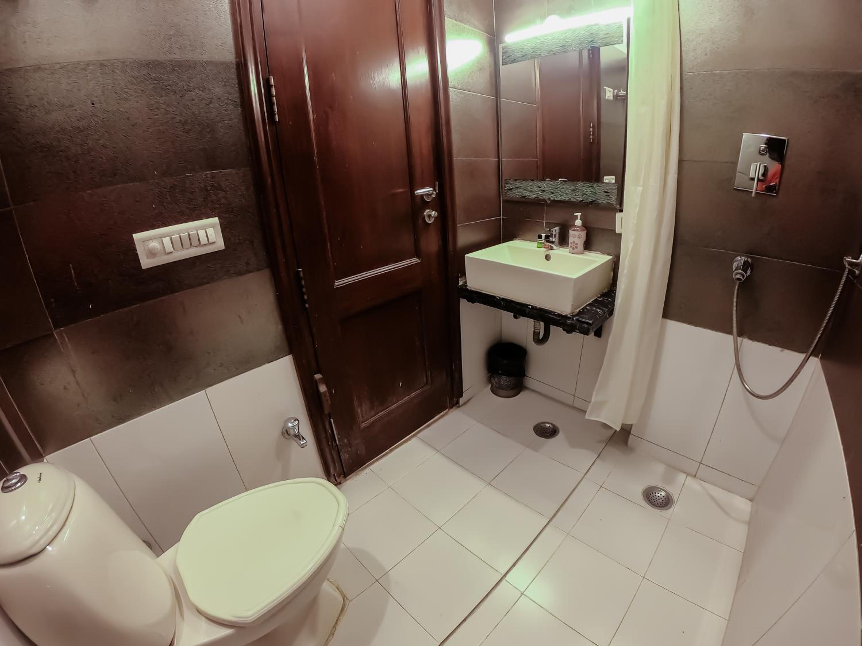 Deluxe Room - Photo 4