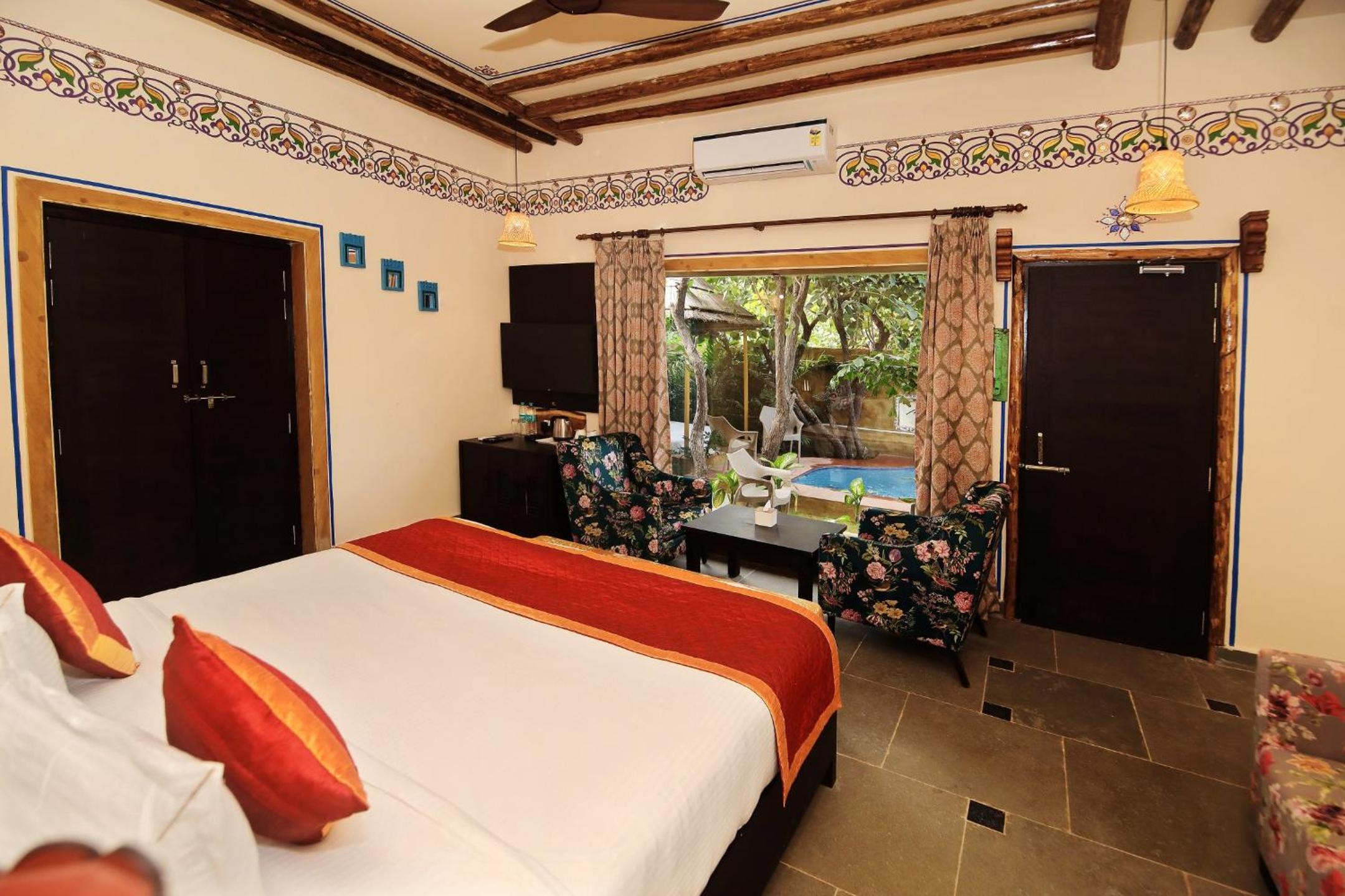 Village Suite Villa with Plunge Pool, Jacuzzi and Private Sit Out - Photo 1