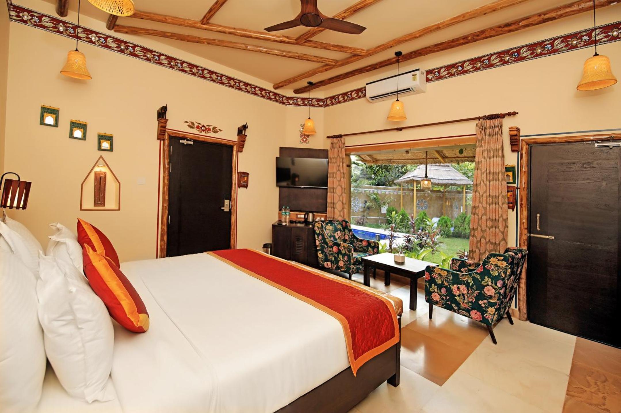 Village Suite Villa with Plunge Pool, Jacuzzi and Private Sit Out - Photo 7
