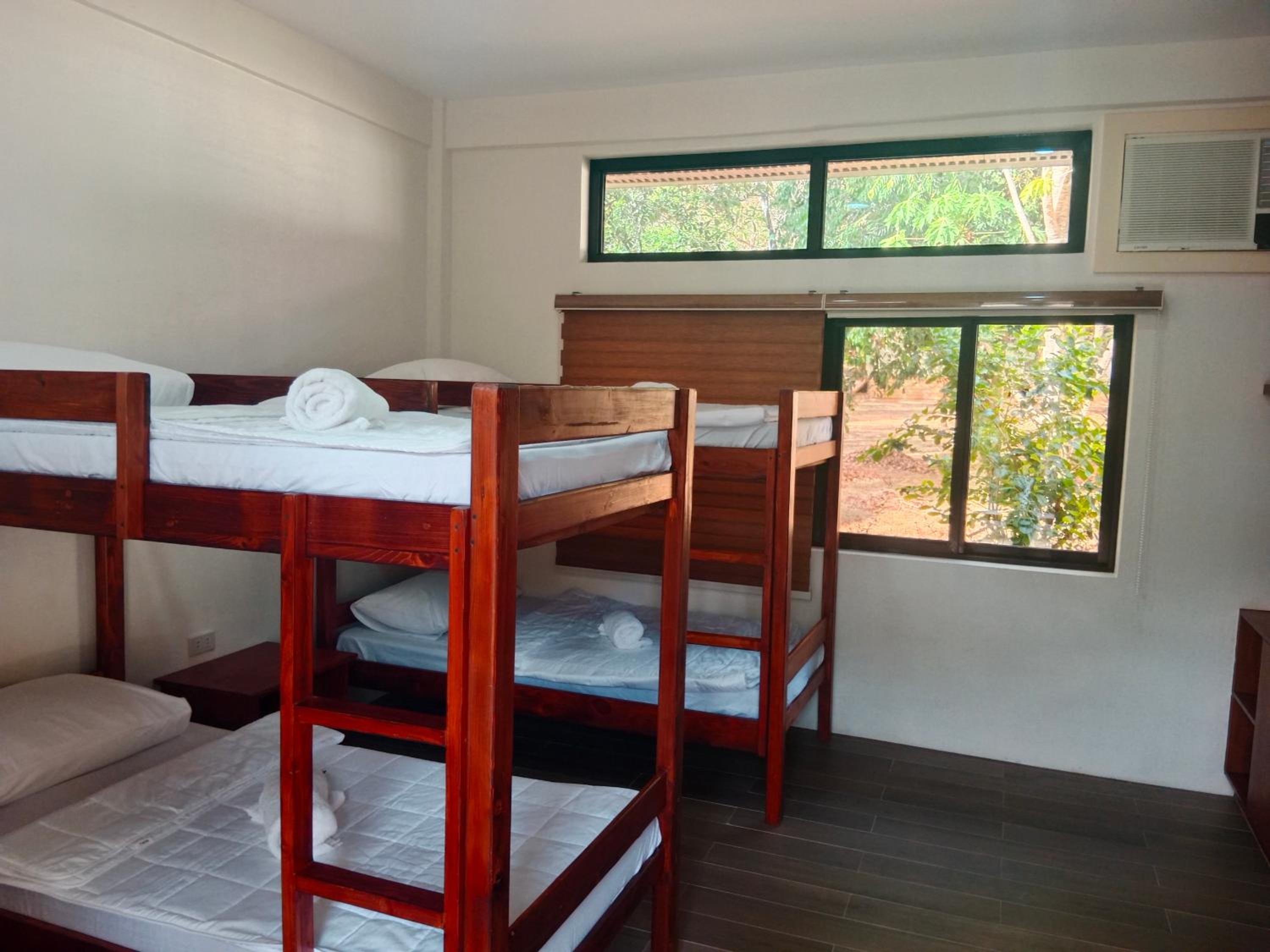 6-Bed Mixed Dormitory Room photo 1