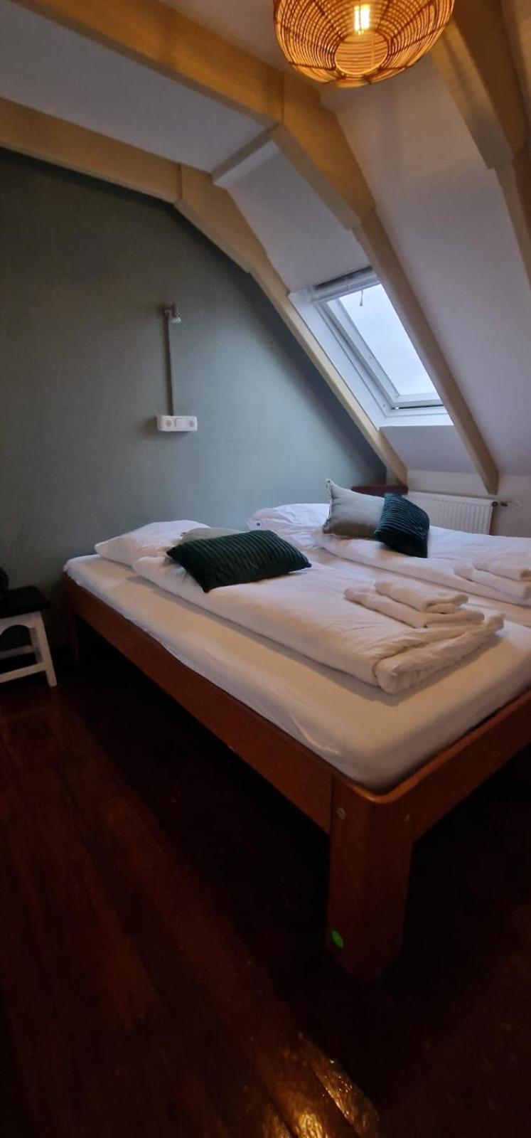 Double Room with Private Bathroom - Photo 4