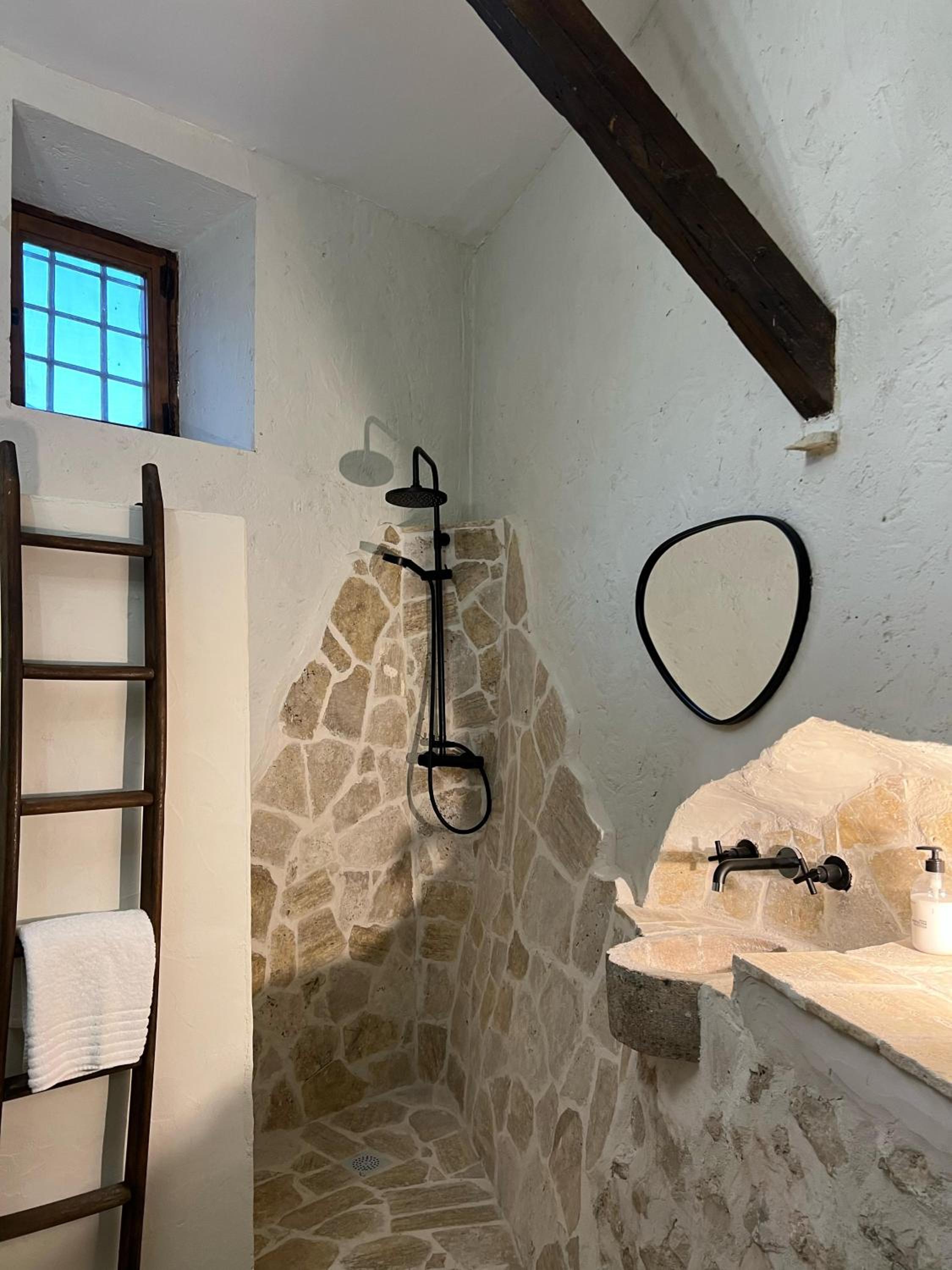 Double Room with Private Bathroom - Photo 7