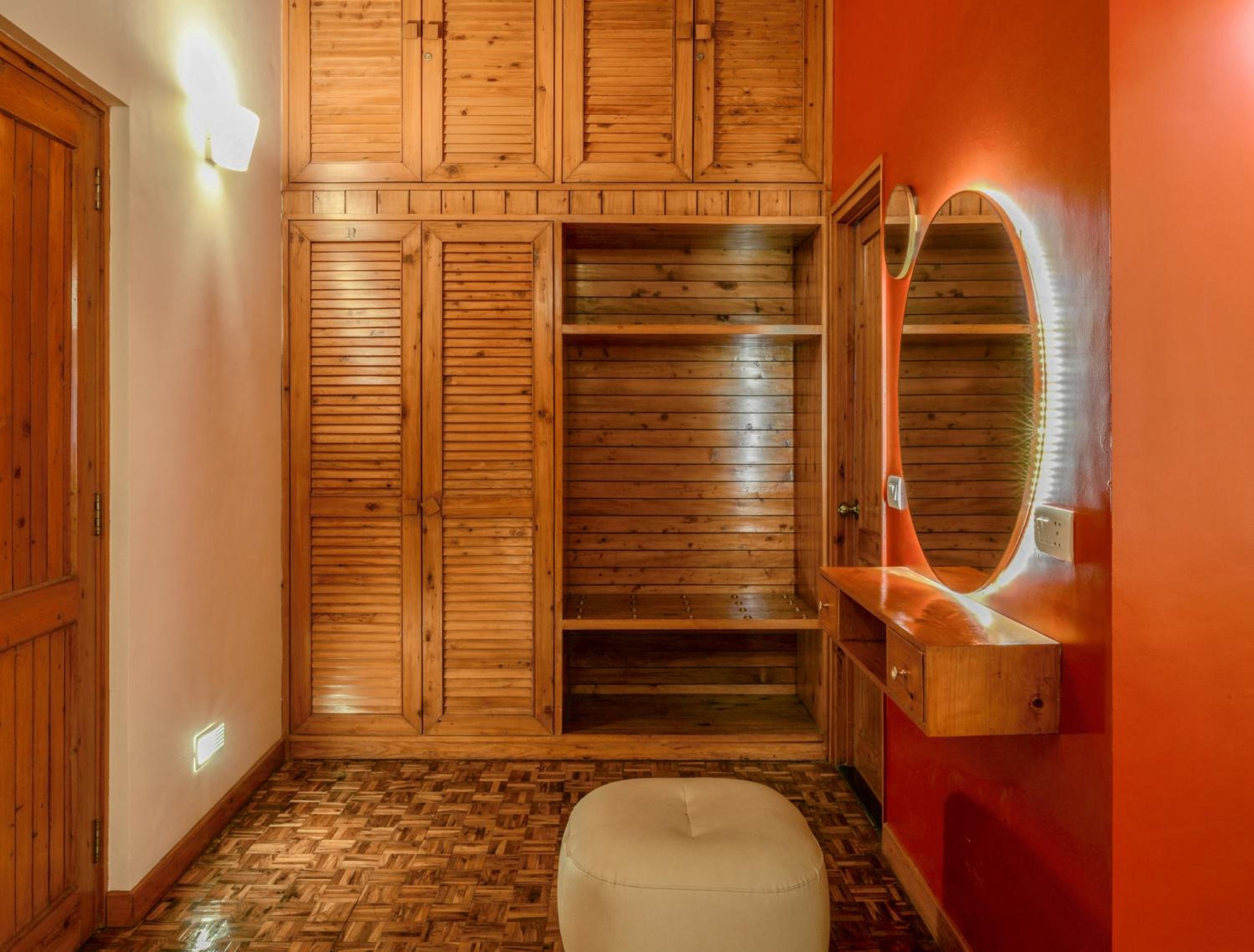 Honeymoon Suite - Photo 4