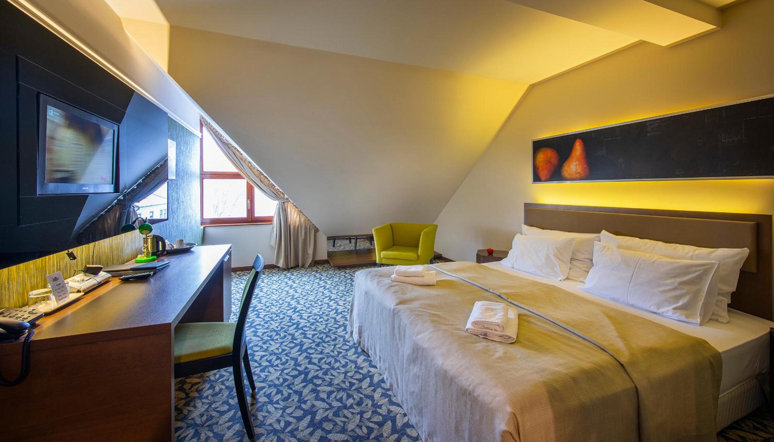 Deluxe Double Room with Shower
