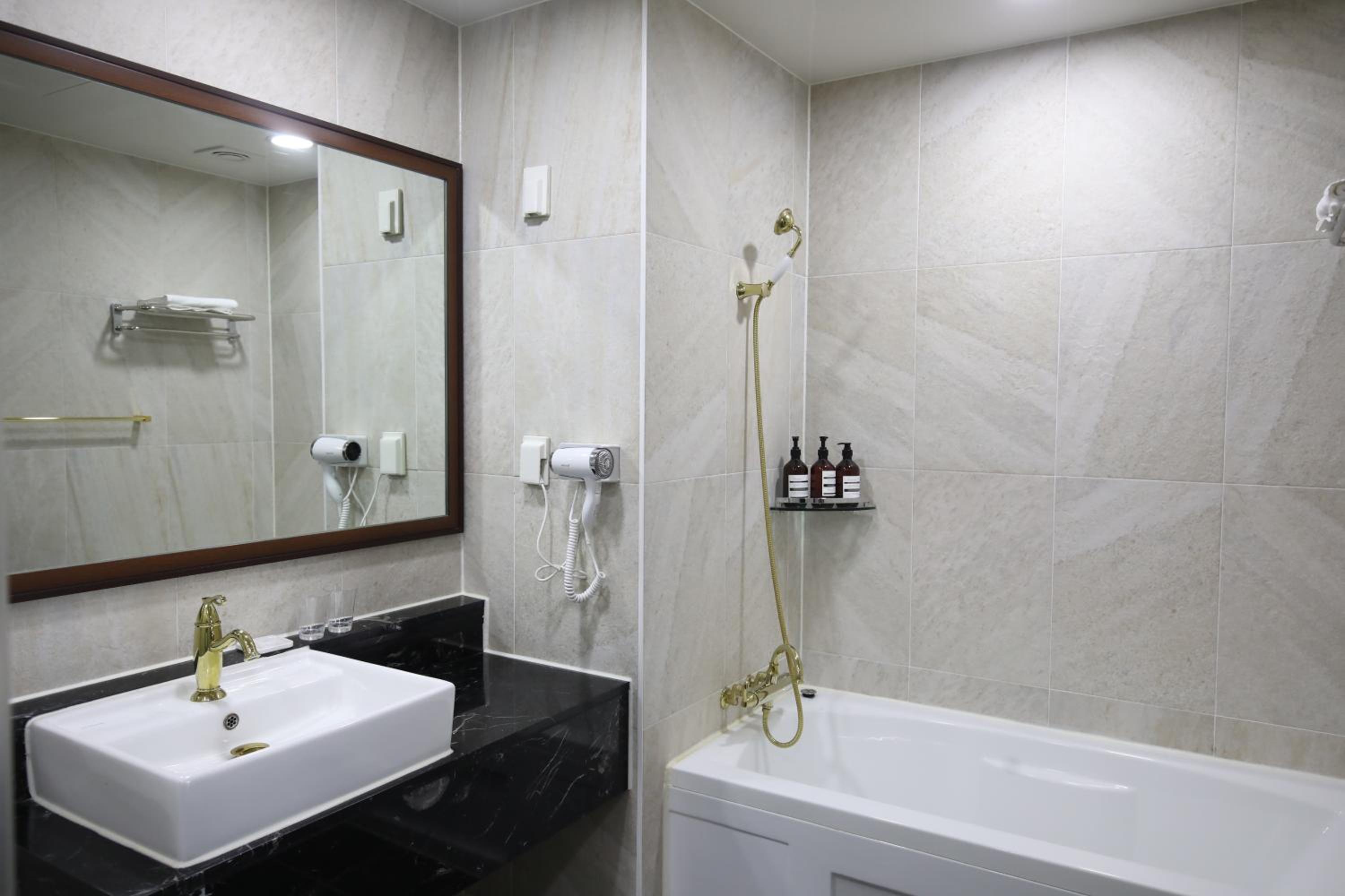 Family Suite - Photo 2
