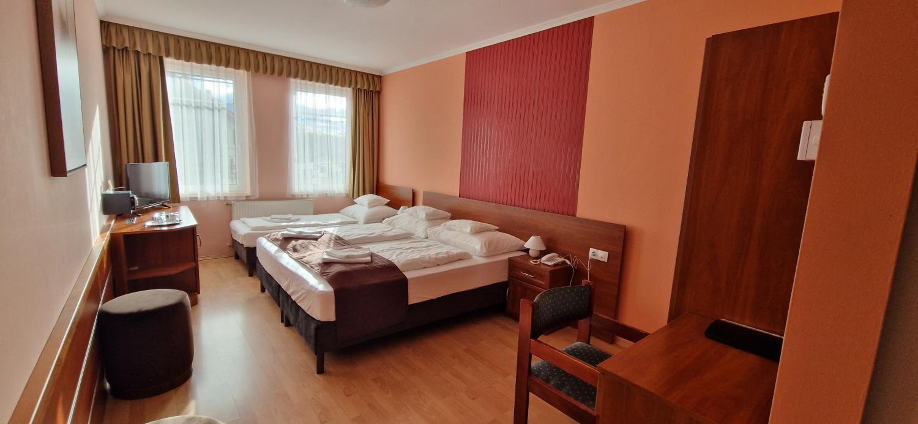 Triple Room - Photo 1